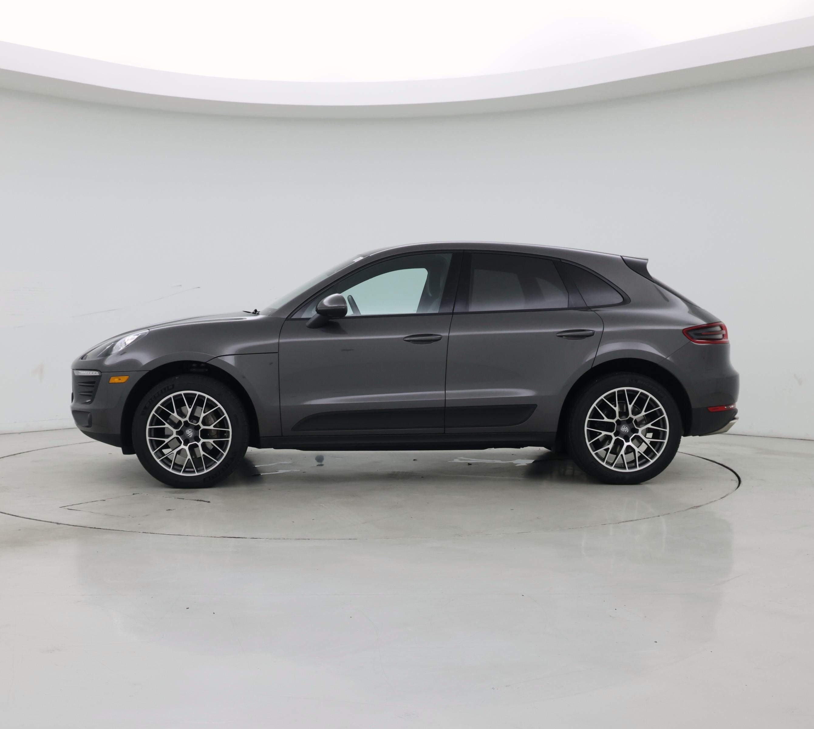 Thumbnail: 2017 Porsche Macan - 3