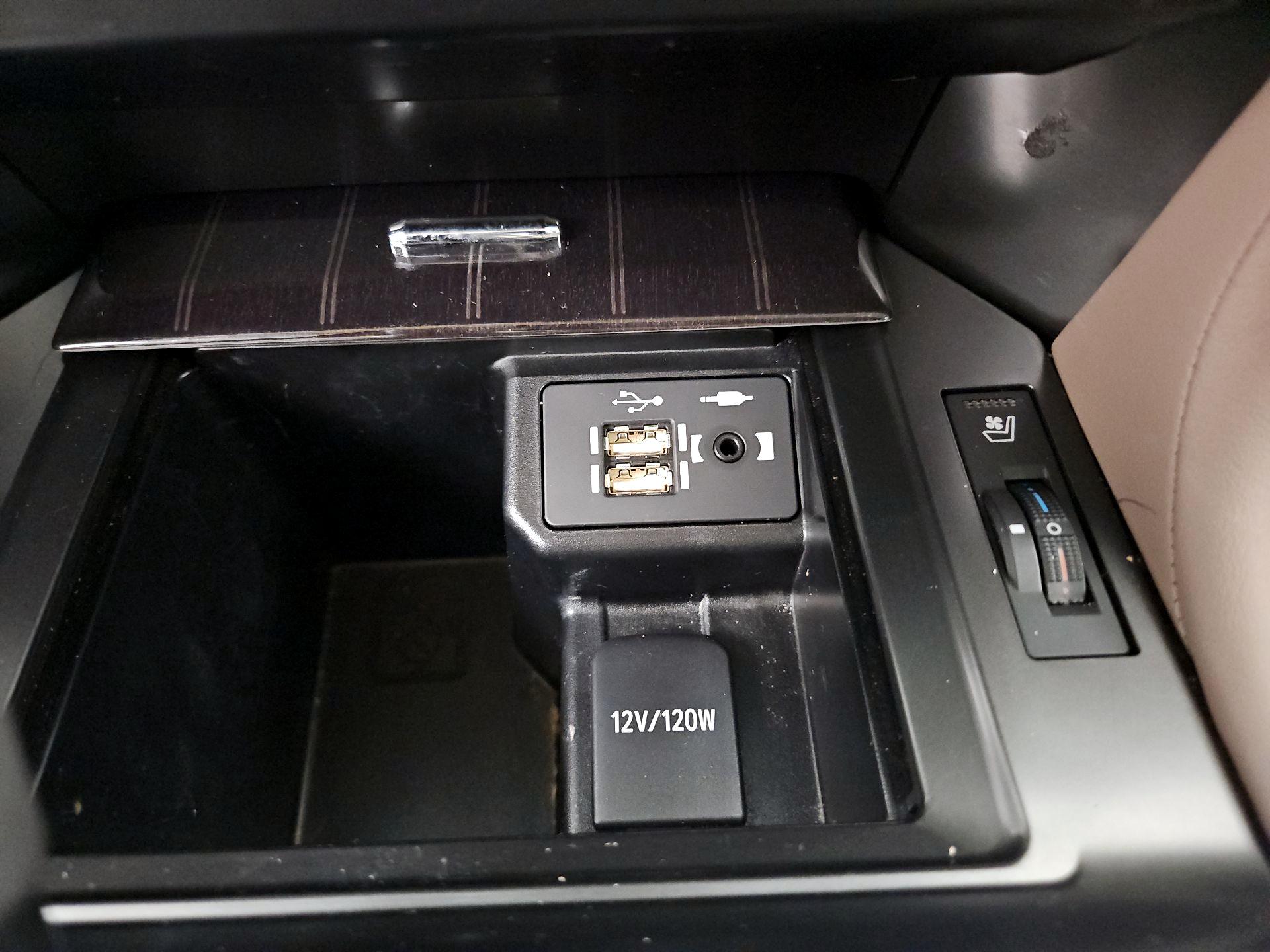 Thumbnail: 2023 Lexus GX - 19