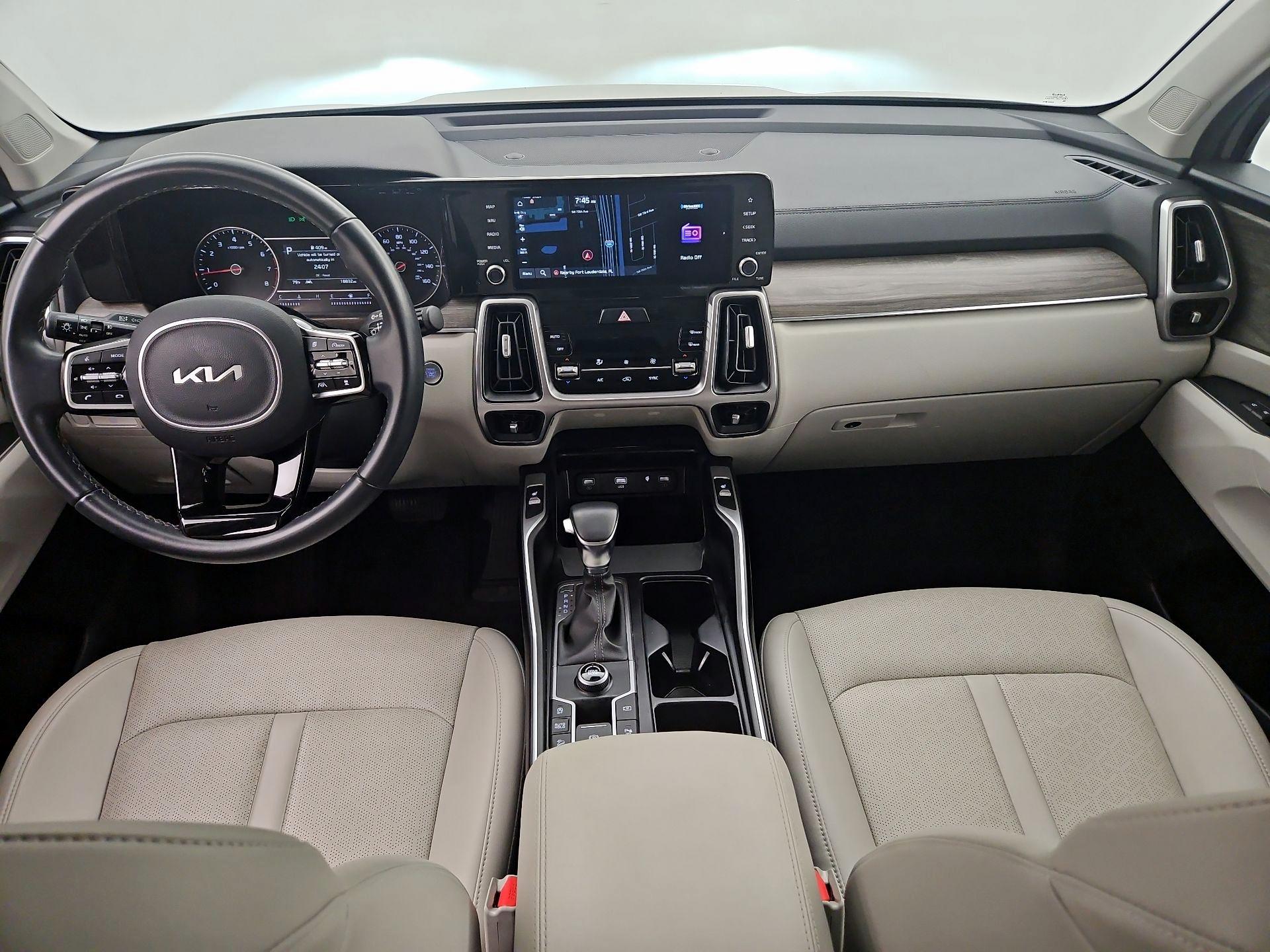 Thumbnail: 2023 Kia Sorento - 9