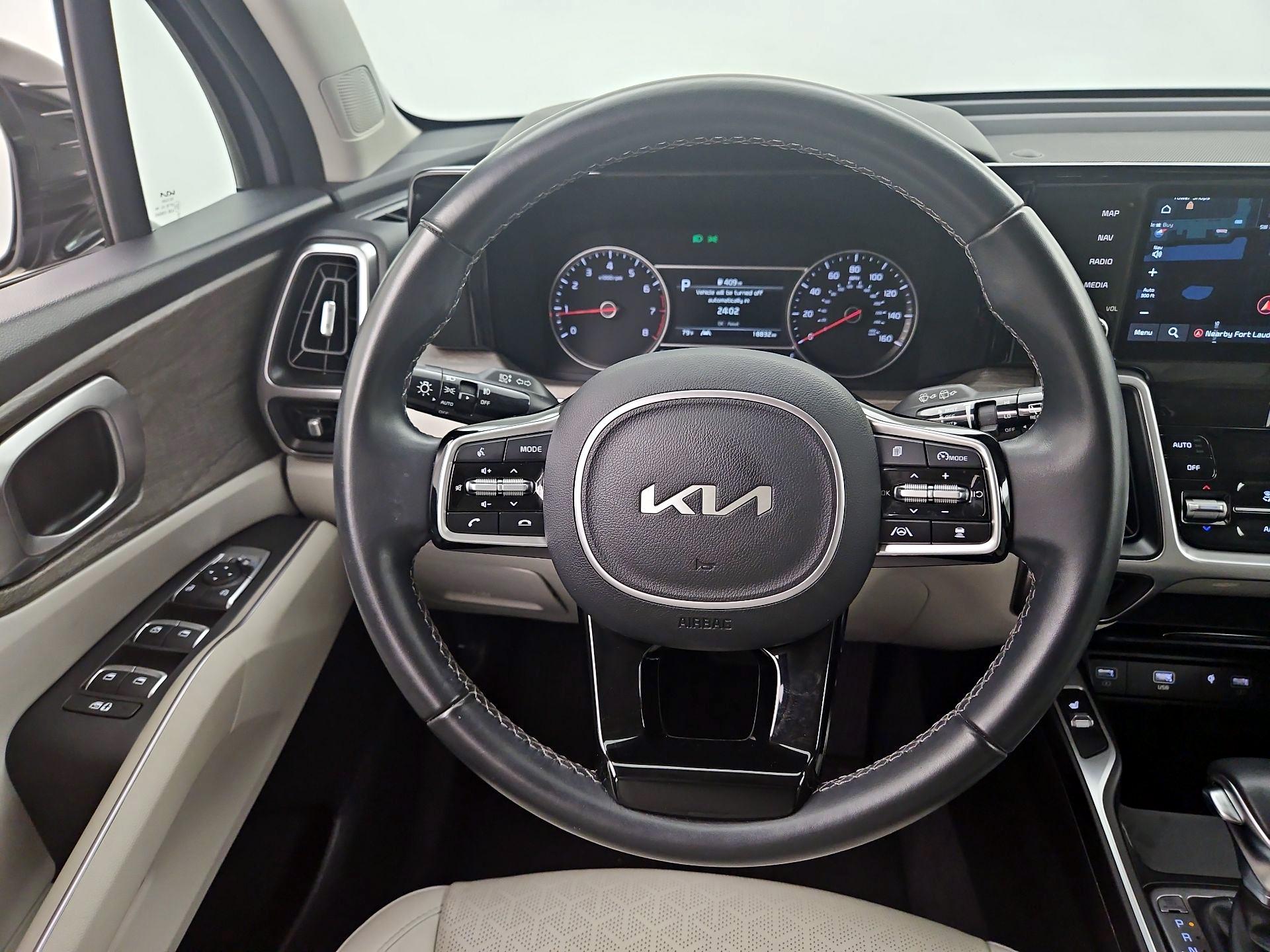 Thumbnail: 2023 Kia Sorento - 10