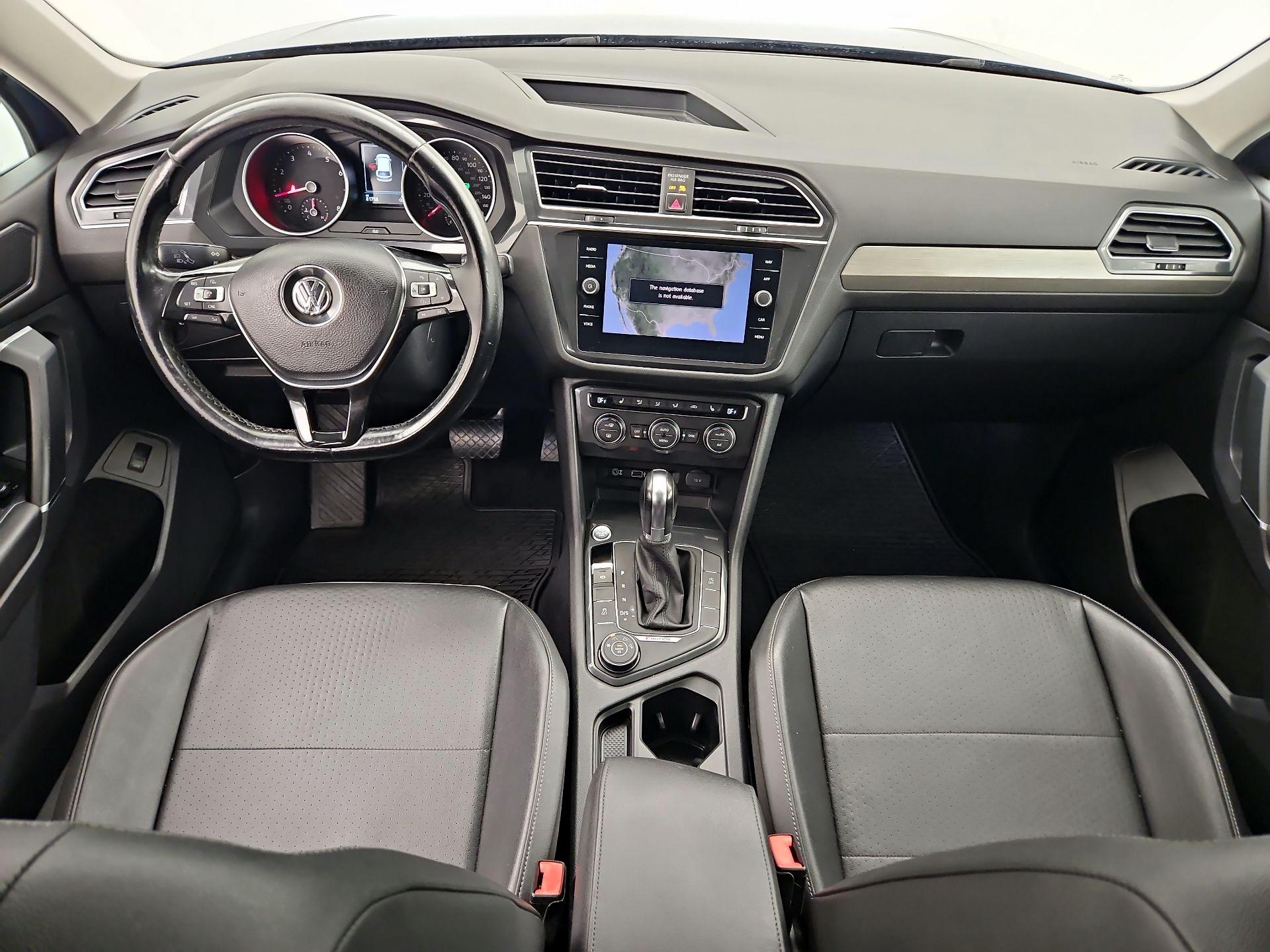 Thumbnail: 2018 Volkswagen Tiguan - 9