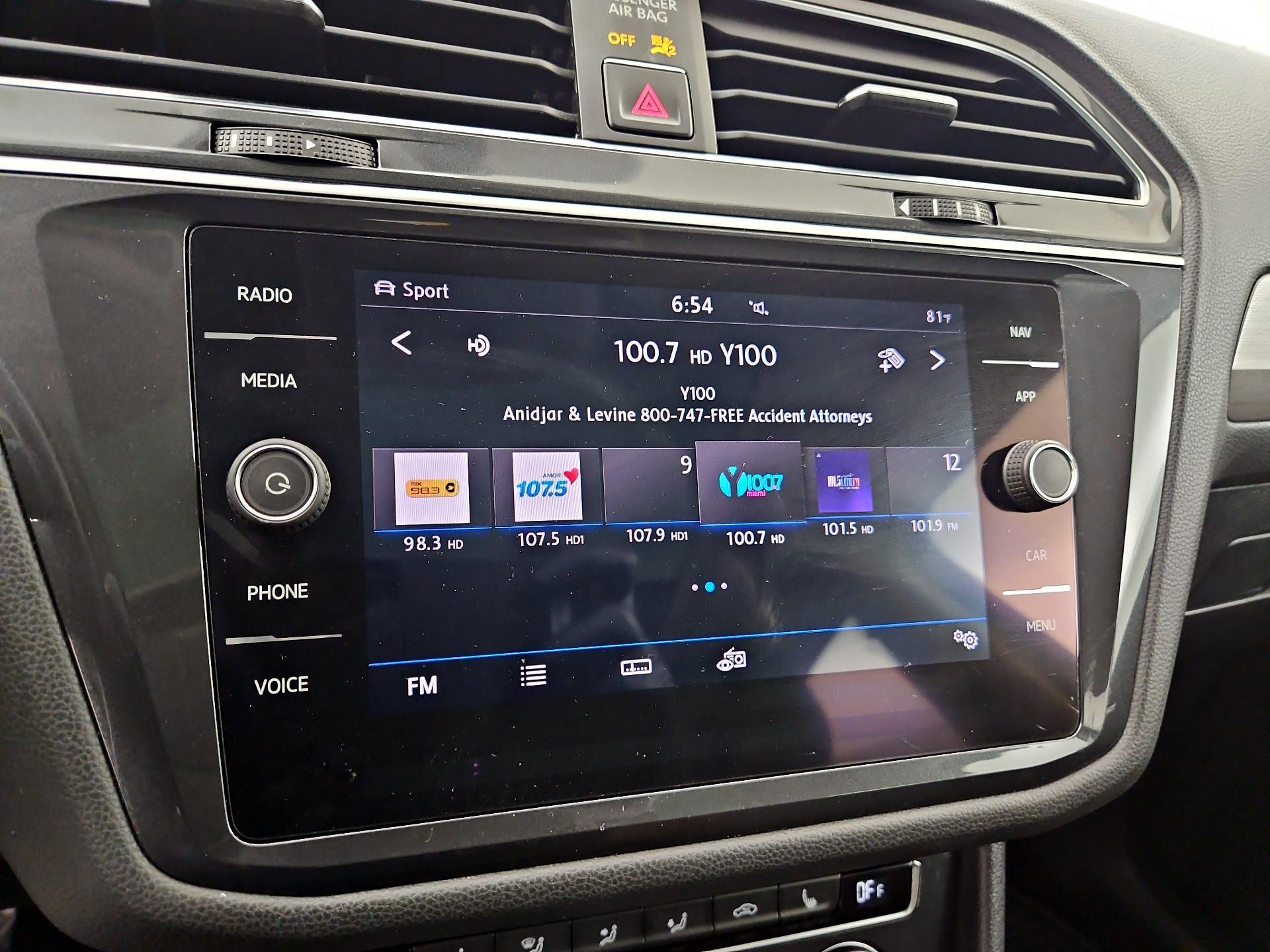 Thumbnail: 2018 Volkswagen Tiguan - 14