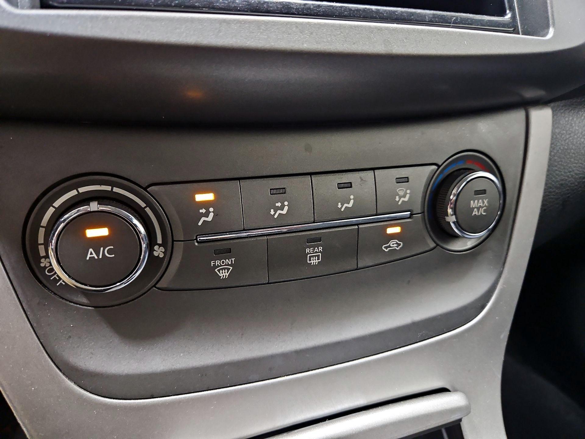 Thumbnail: 2014 Nissan Sentra - 15