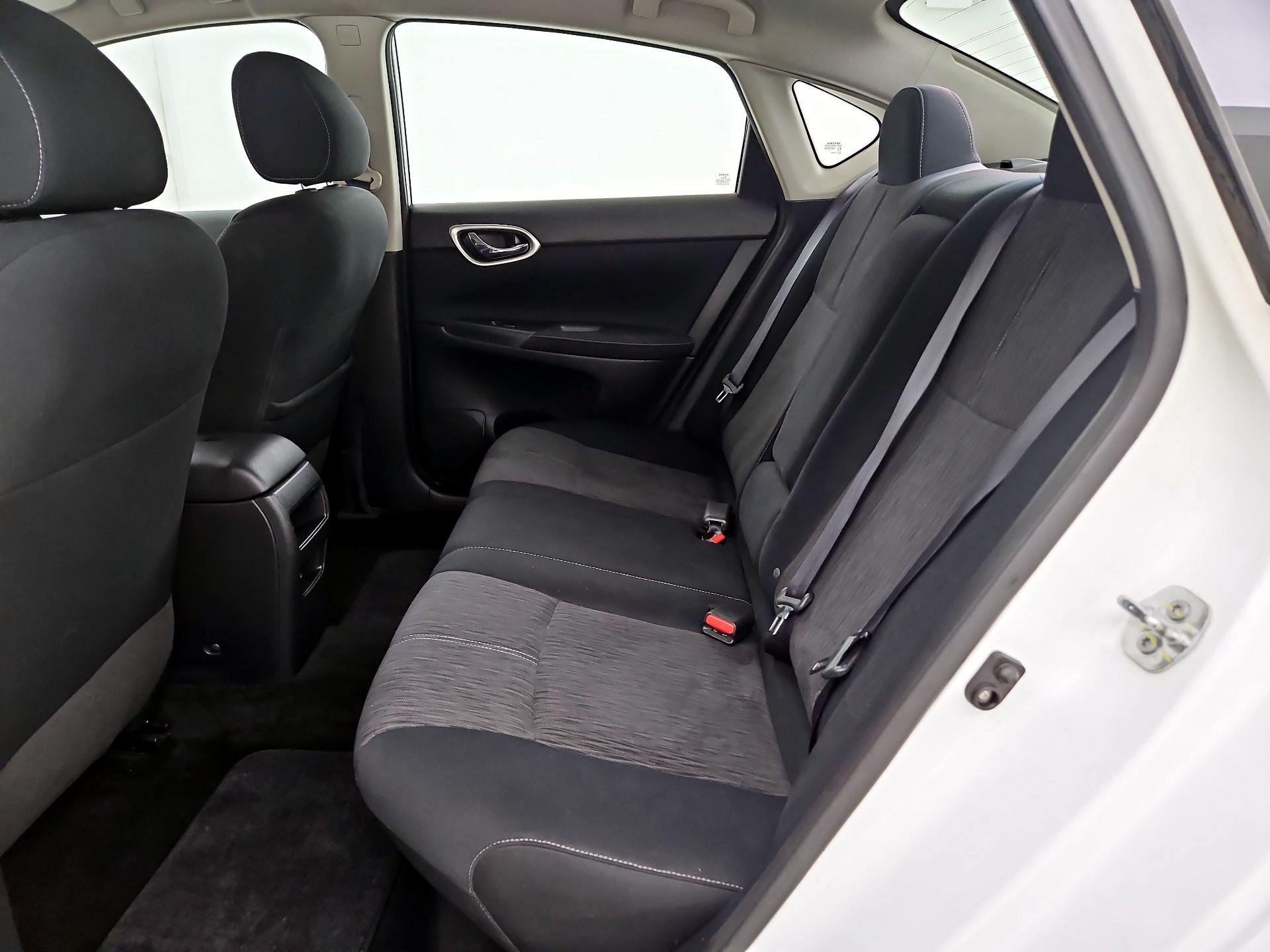 Thumbnail: 2014 Nissan Sentra - 18