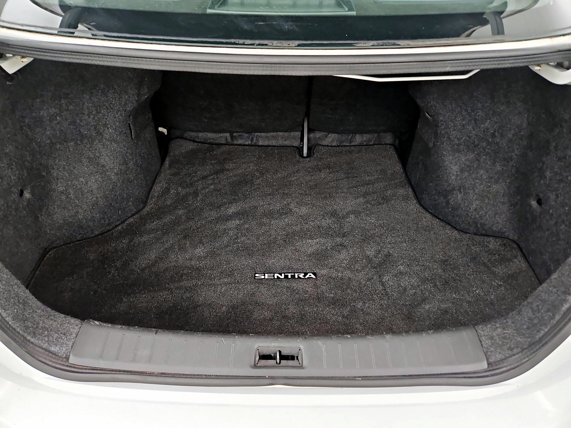 Thumbnail: 2014 Nissan Sentra - 19