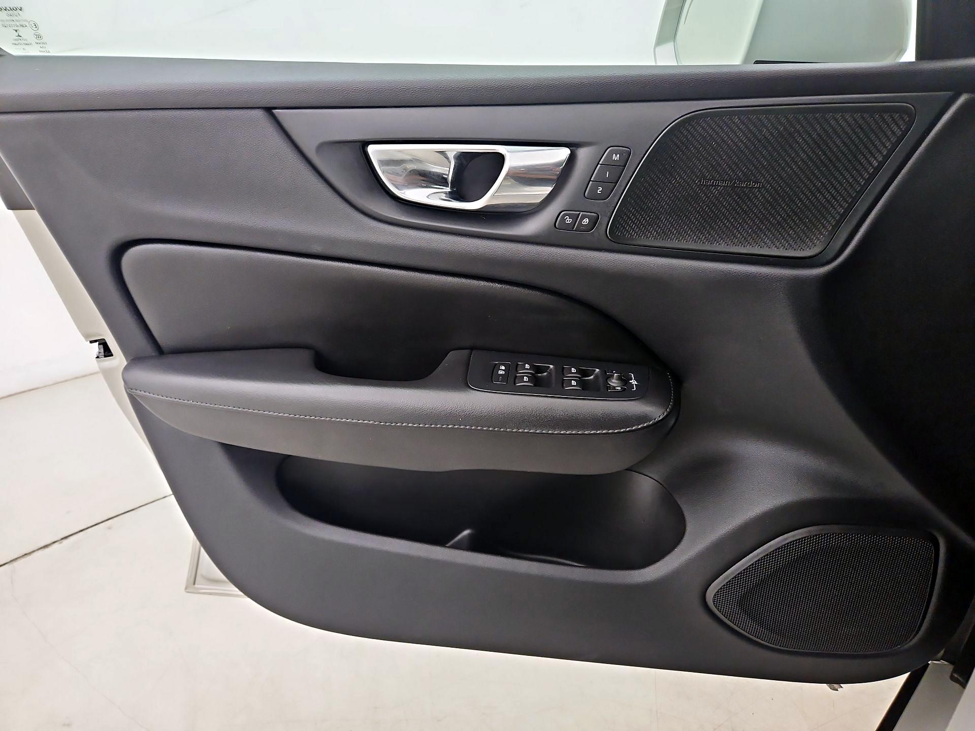 Thumbnail: 2019 Volvo S60 - 12