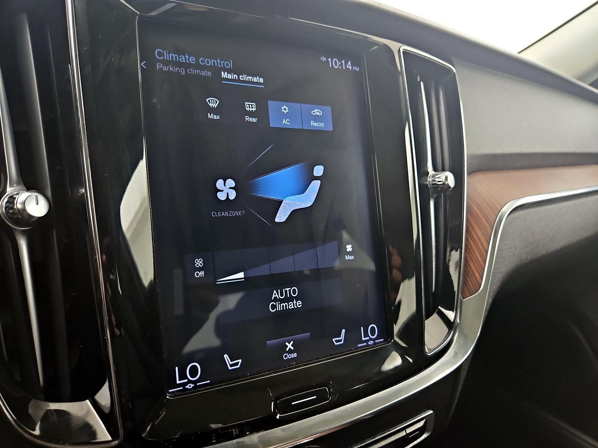 Thumbnail: 2019 Volvo S60 - 16