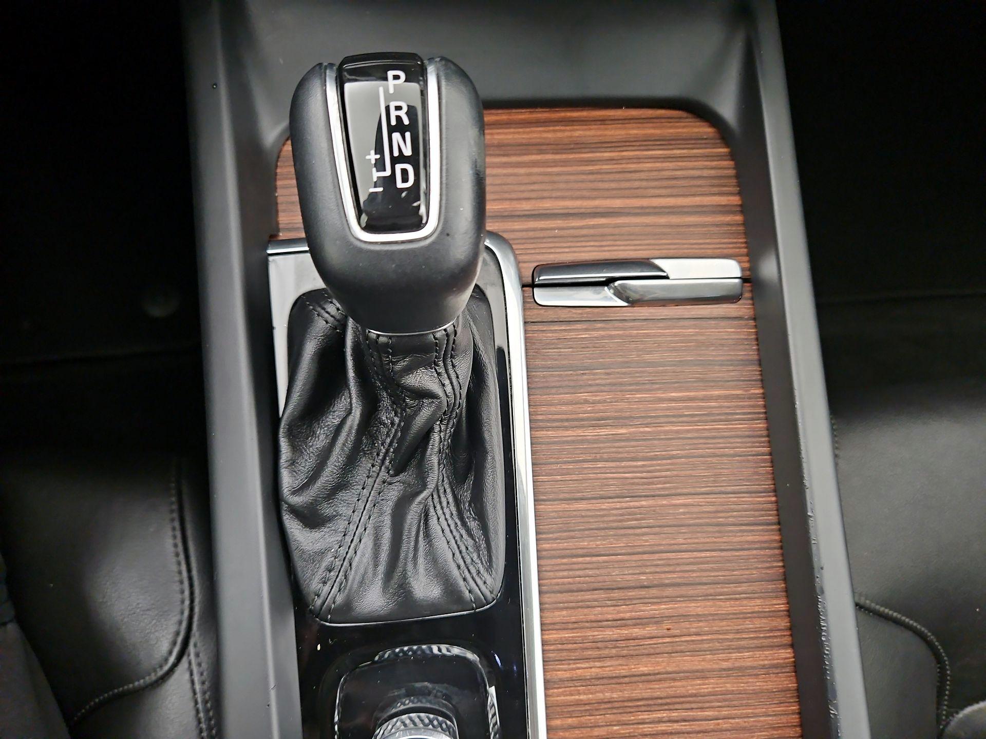 Thumbnail: 2019 Volvo S60 - 17