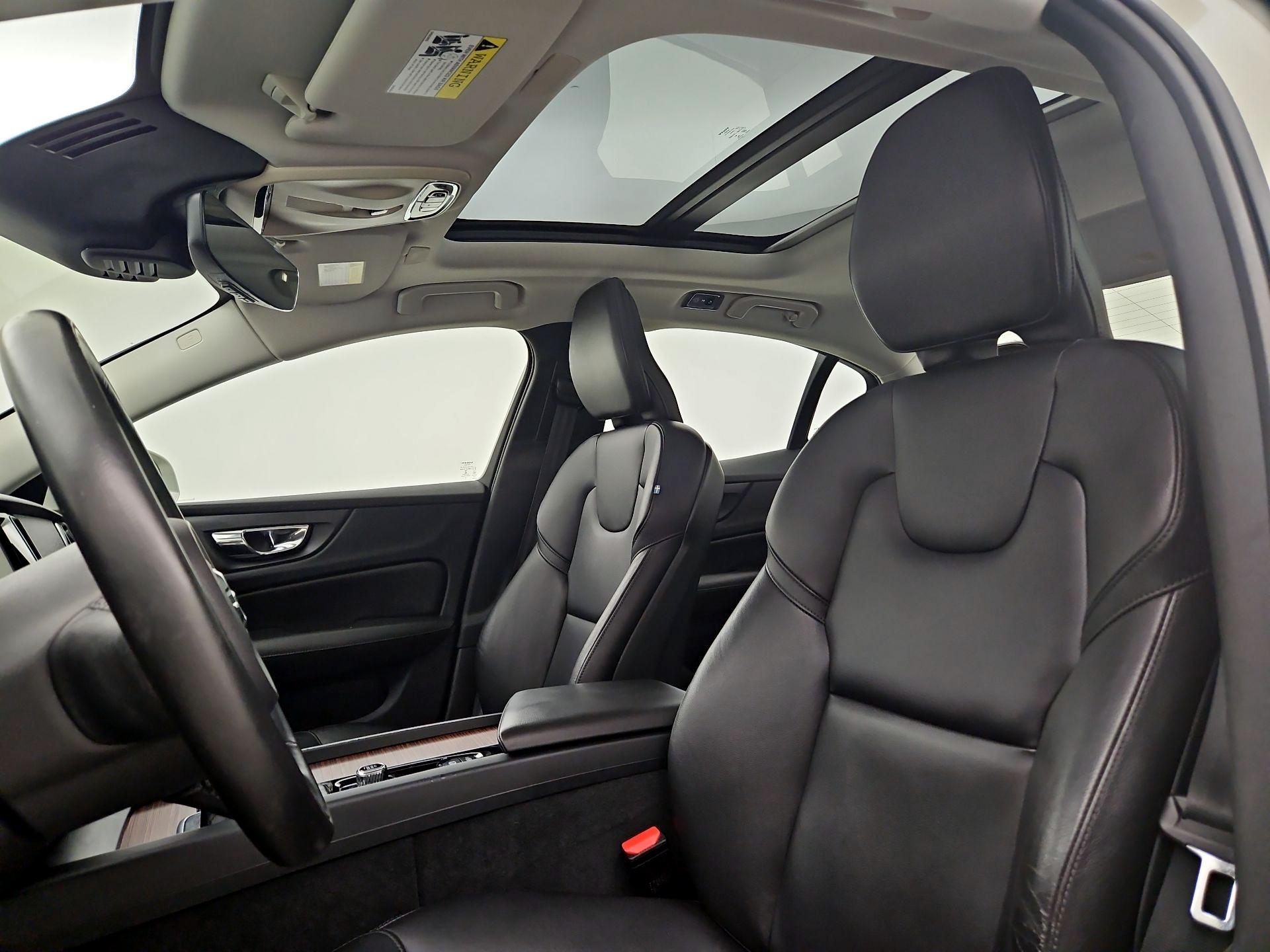 Thumbnail: 2019 Volvo S60 - 19