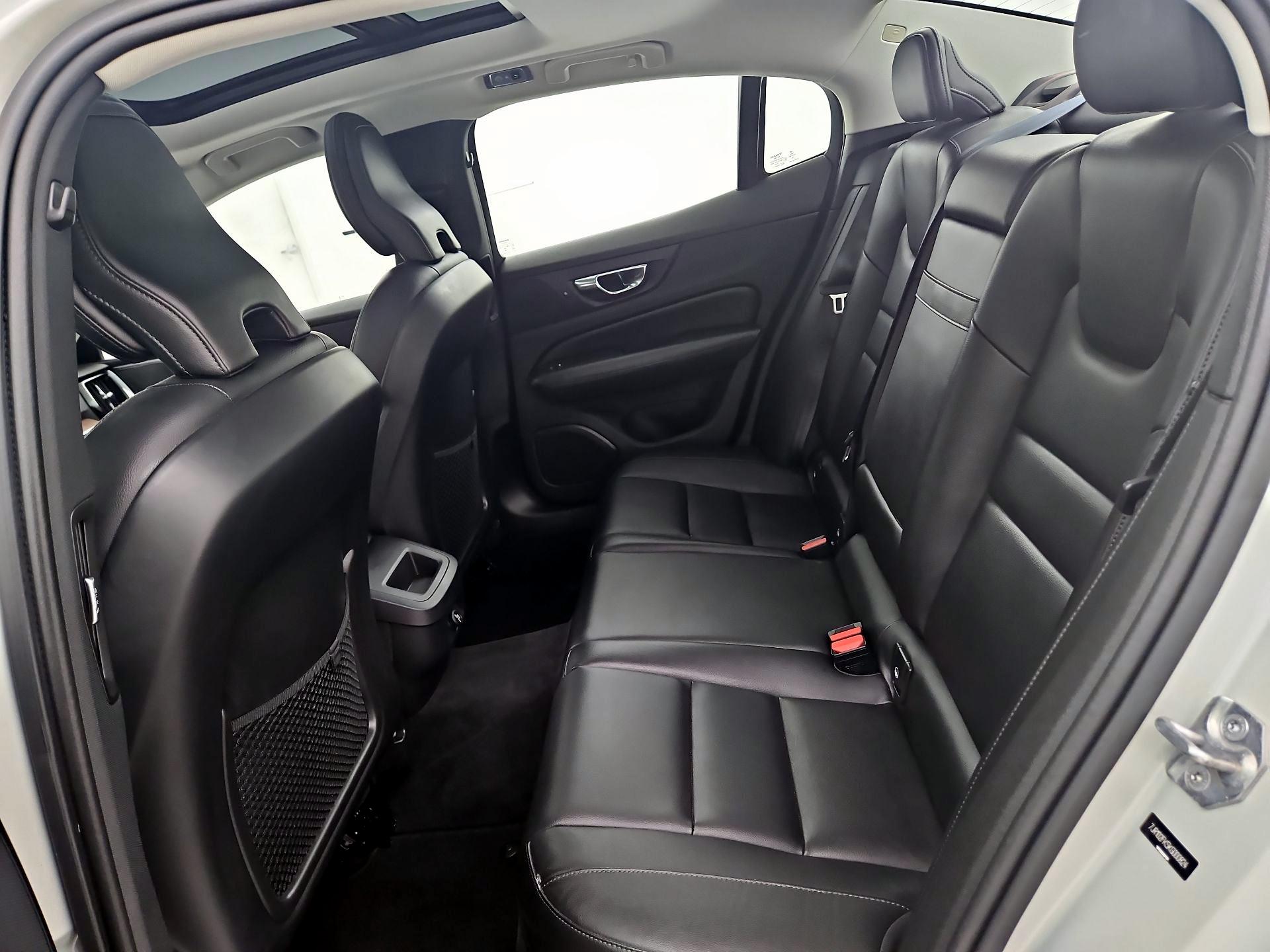 Thumbnail: 2019 Volvo S60 - 20