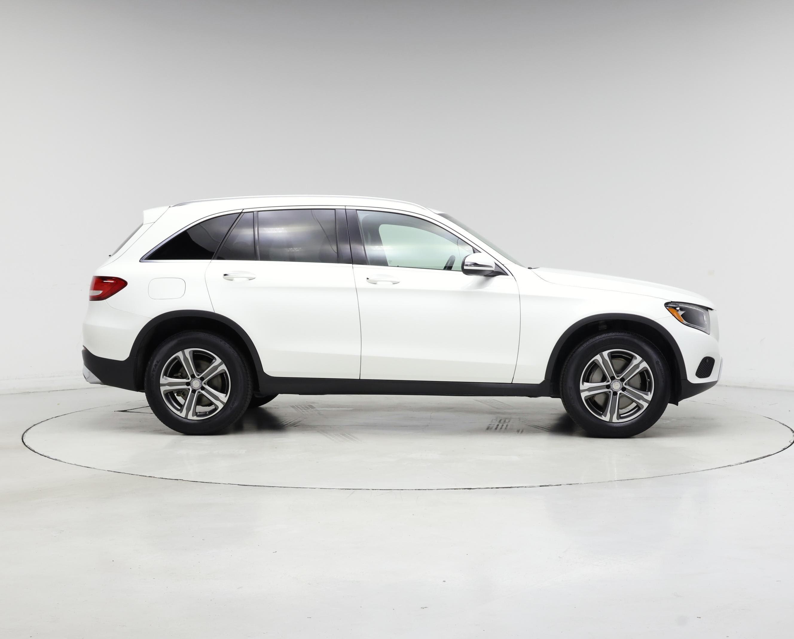 Thumbnail: 2016 Mercedes-Benz GLC - 7