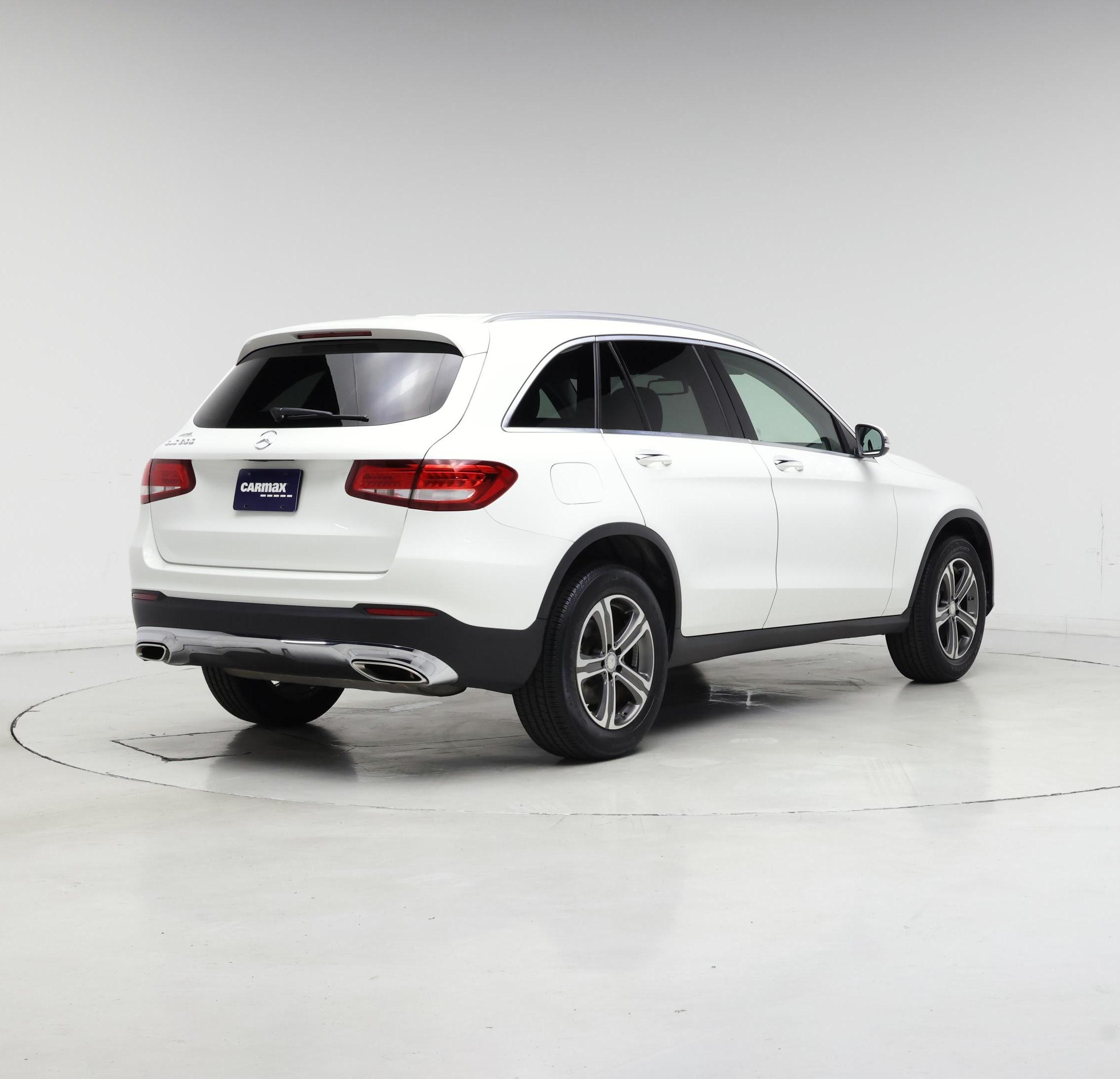 Thumbnail: 2016 Mercedes-Benz GLC - 8