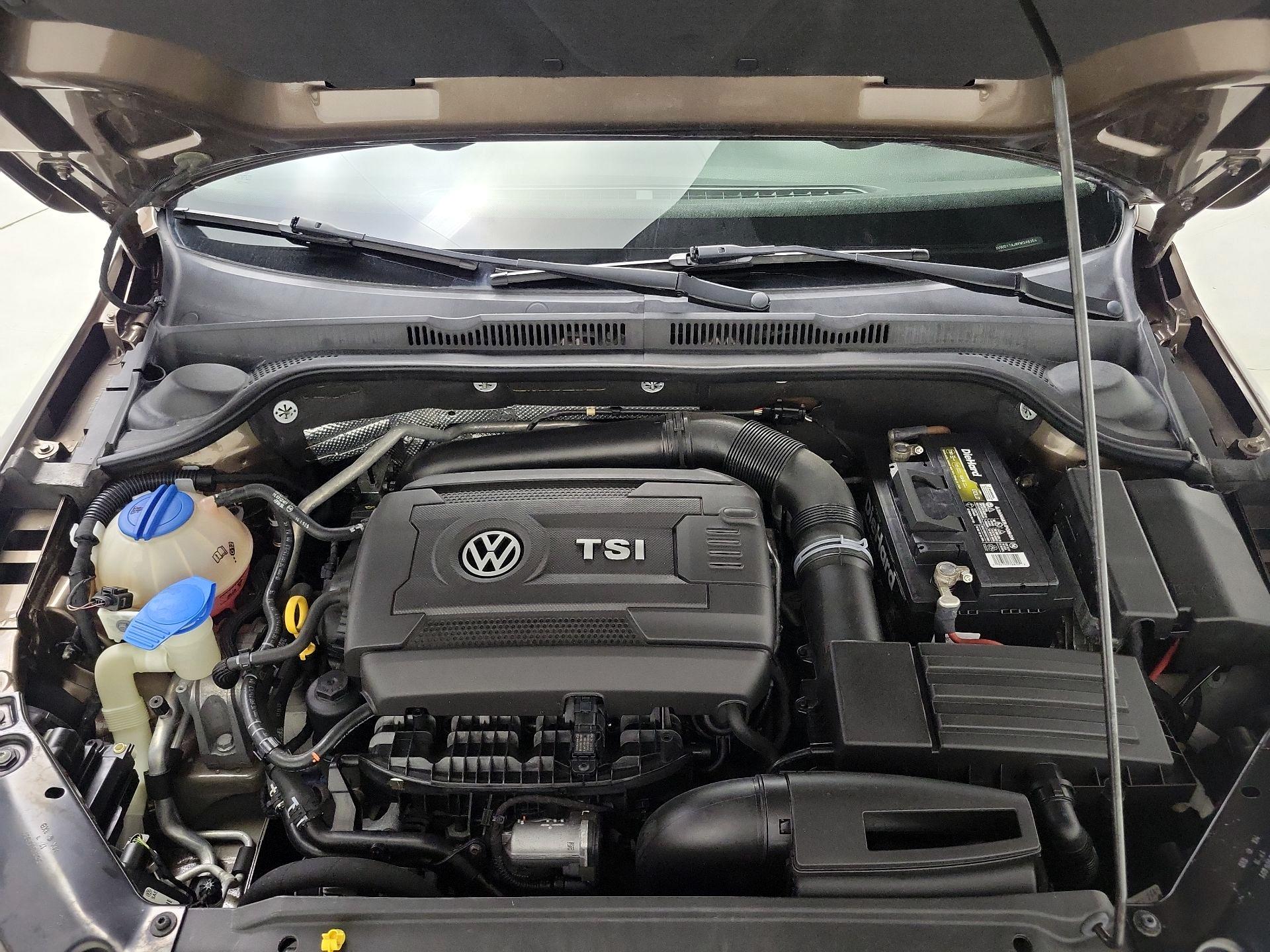 Thumbnail: 2015 Volkswagen Jetta - 19