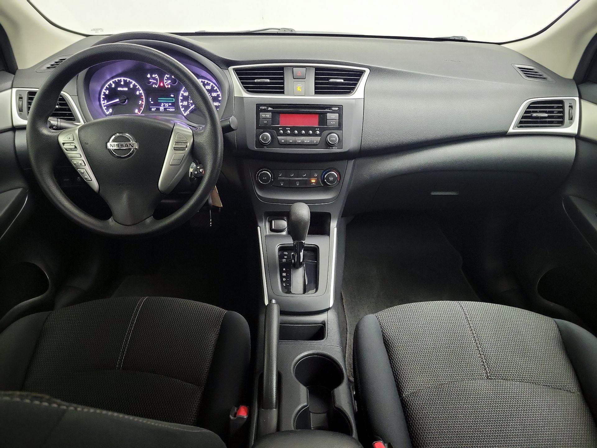 Thumbnail: 2017 Nissan Sentra - 9