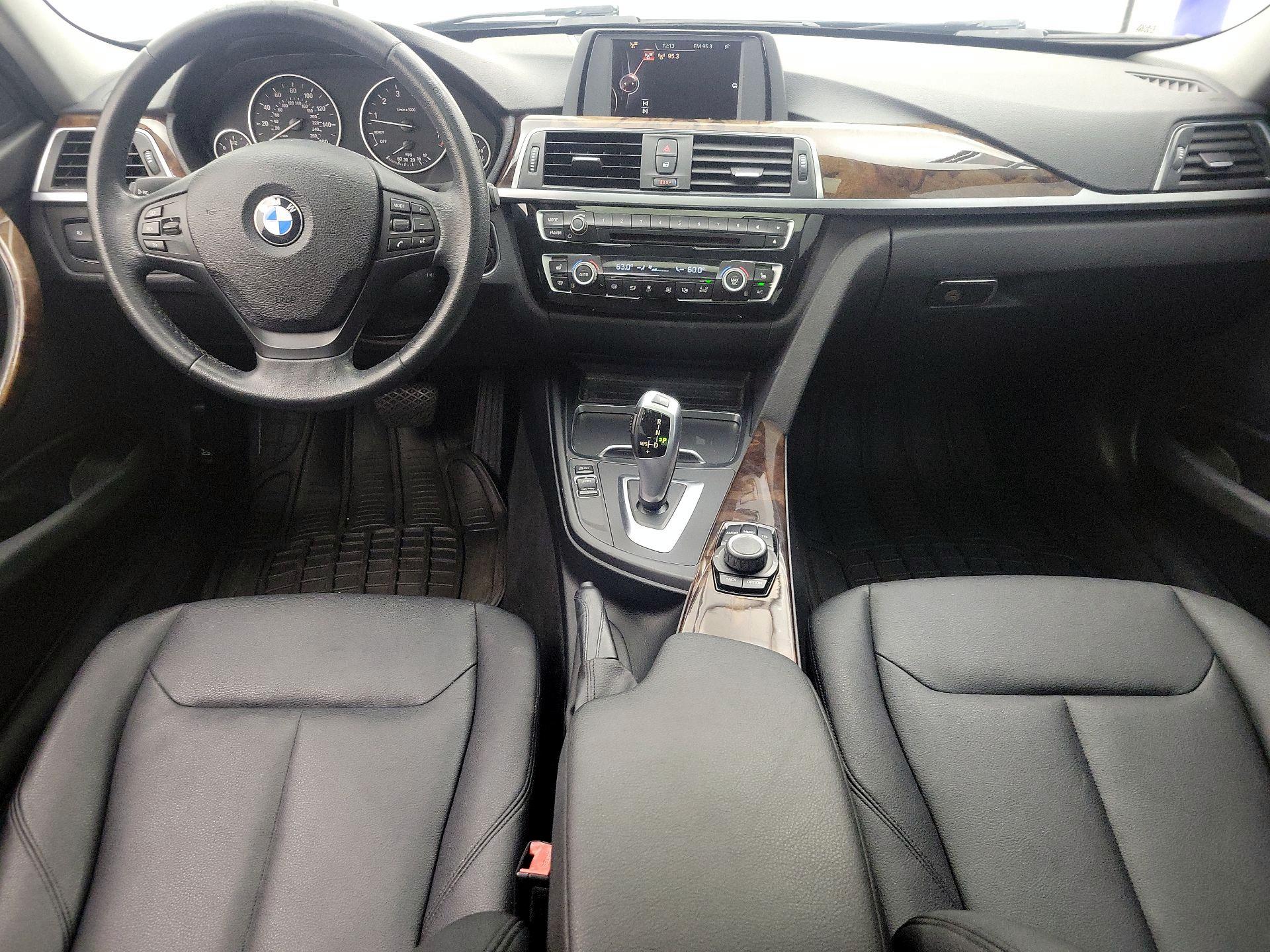 Thumbnail: 2017 BMW 3 Series - 9
