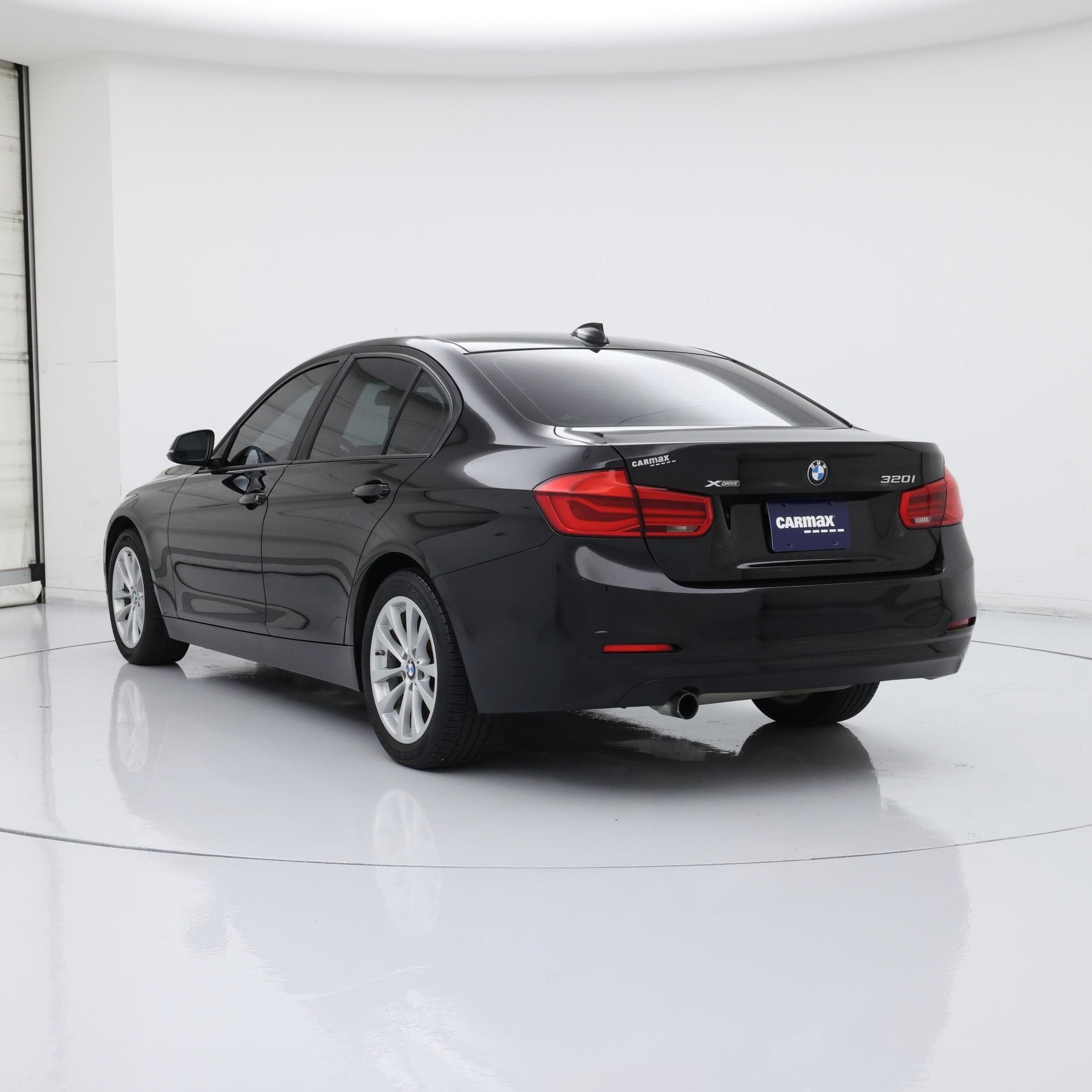 Thumbnail: 2017 BMW 3 Series - 2
