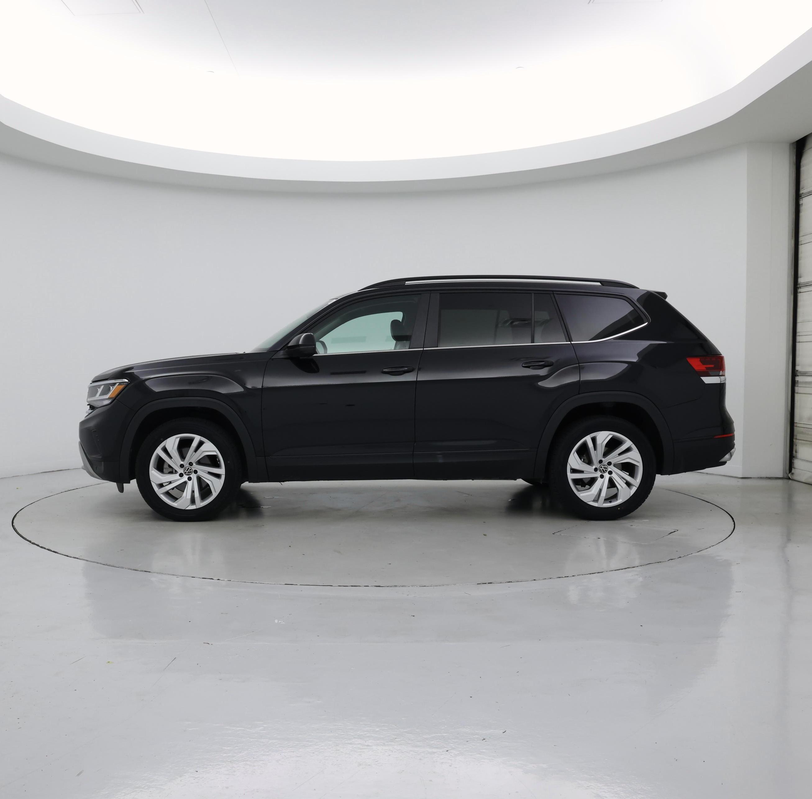 Thumbnail: 2021 Volkswagen Atlas - 3