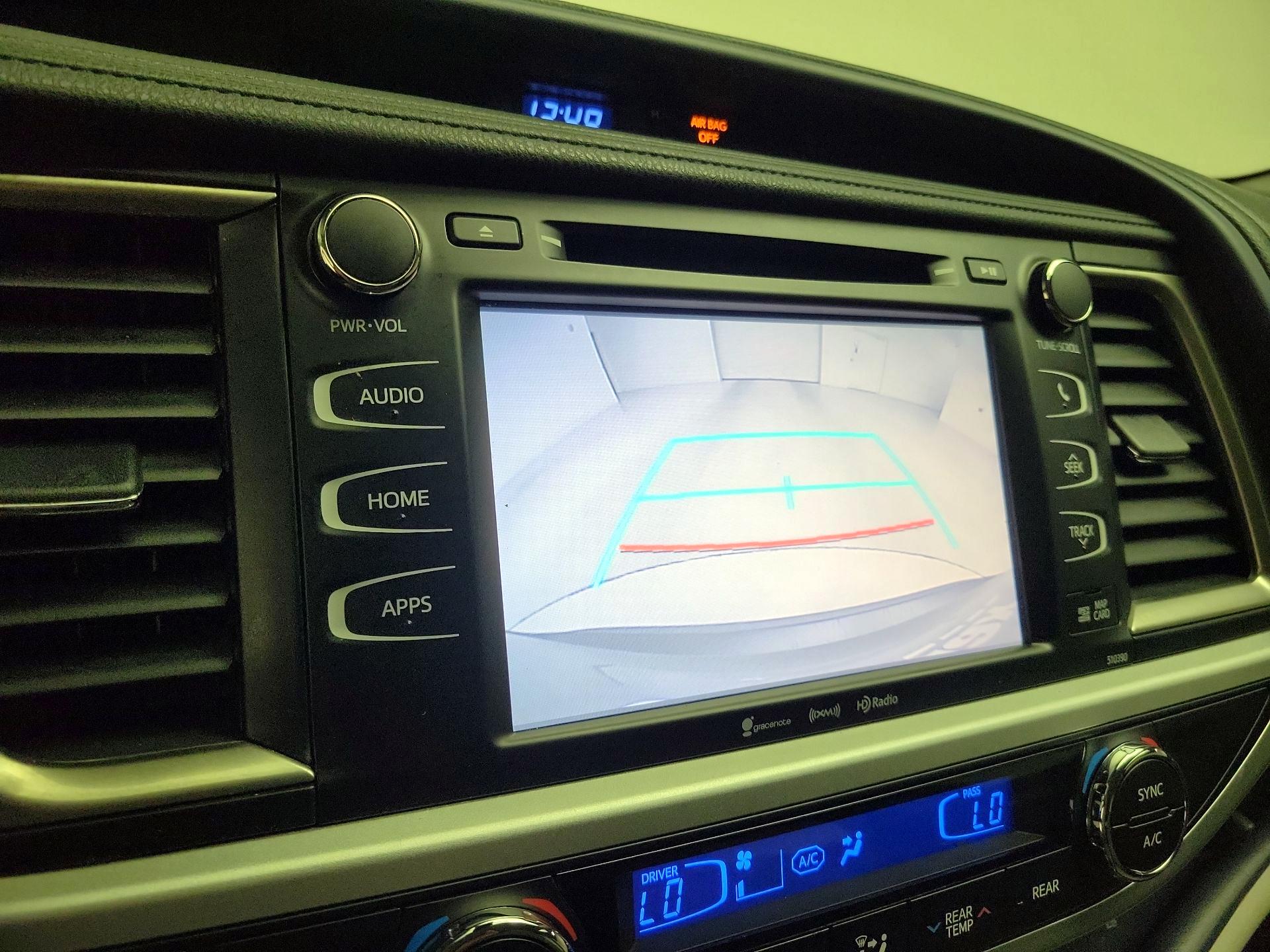 Thumbnail: 2019 Toyota Highlander - 15