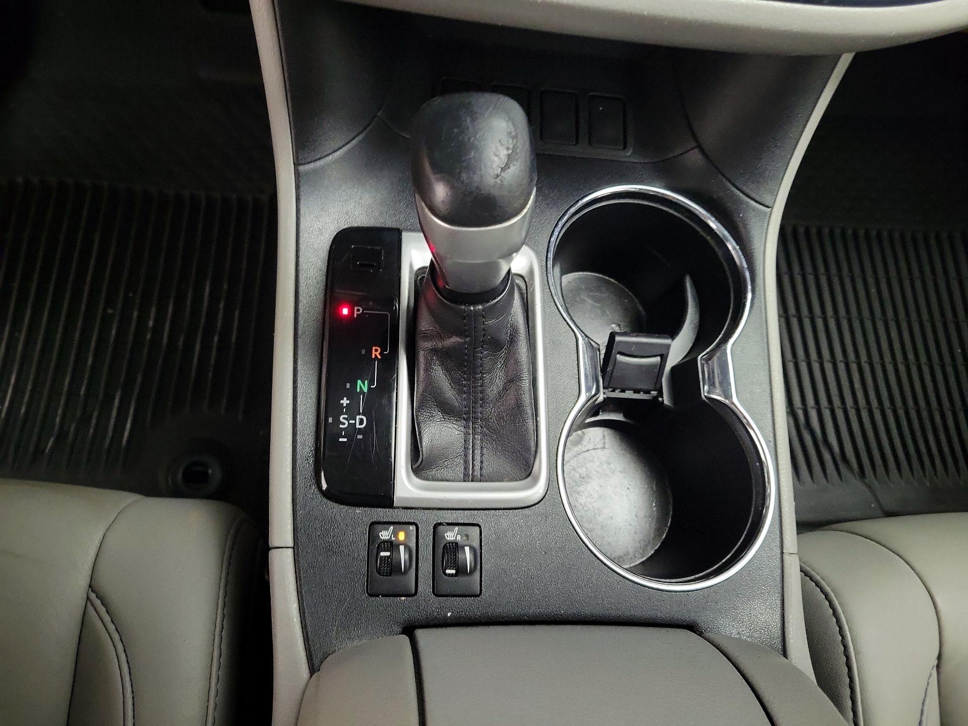 Thumbnail: 2019 Toyota Highlander - 18