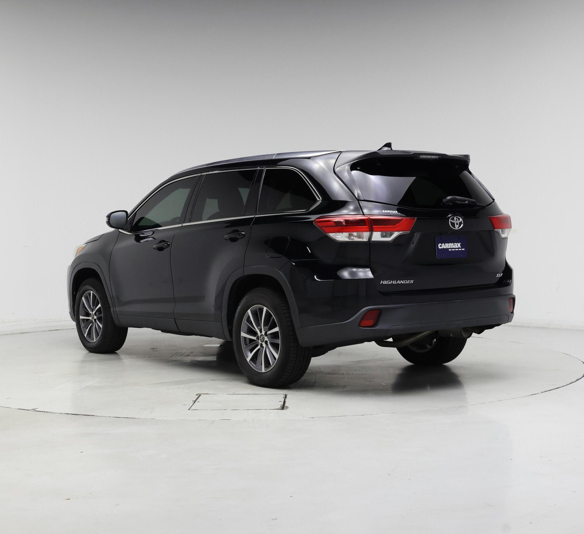 Thumbnail: 2019 Toyota Highlander - 2