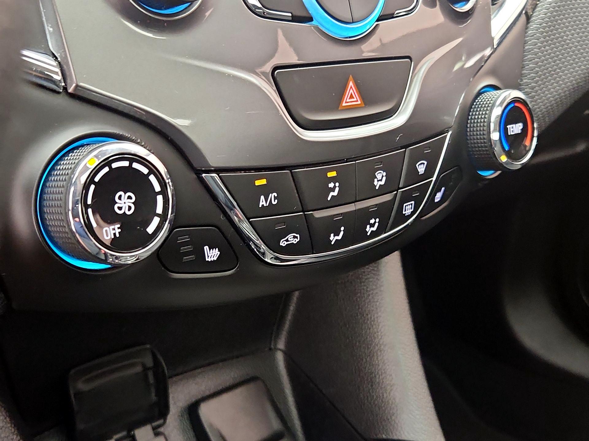 Thumbnail: 2016 Chevrolet Cruze - 16