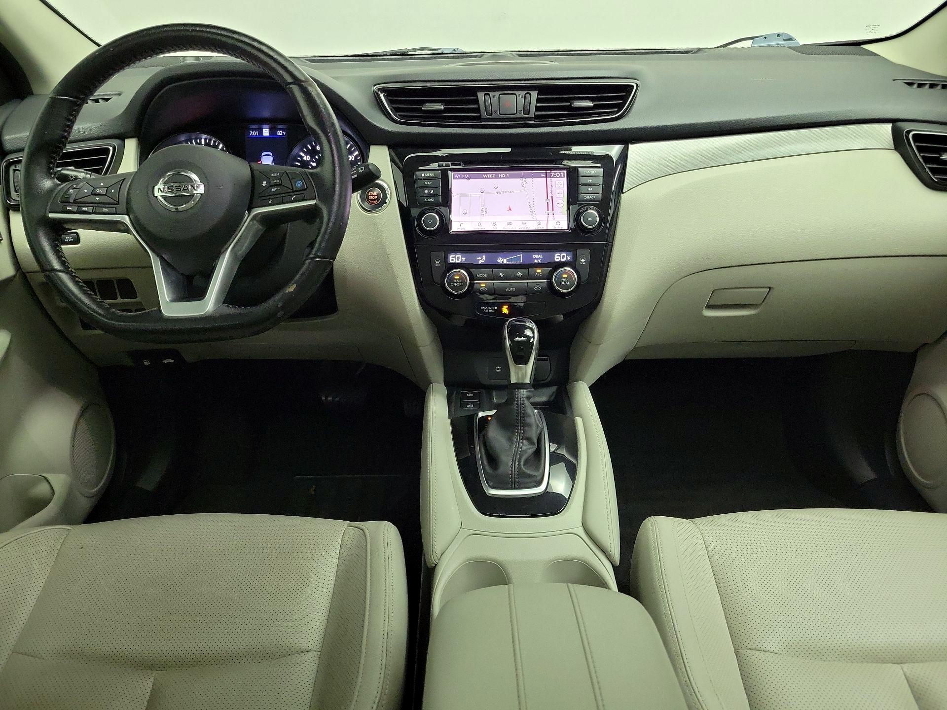 Thumbnail: 2020 Nissan Rogue Sport - 9
