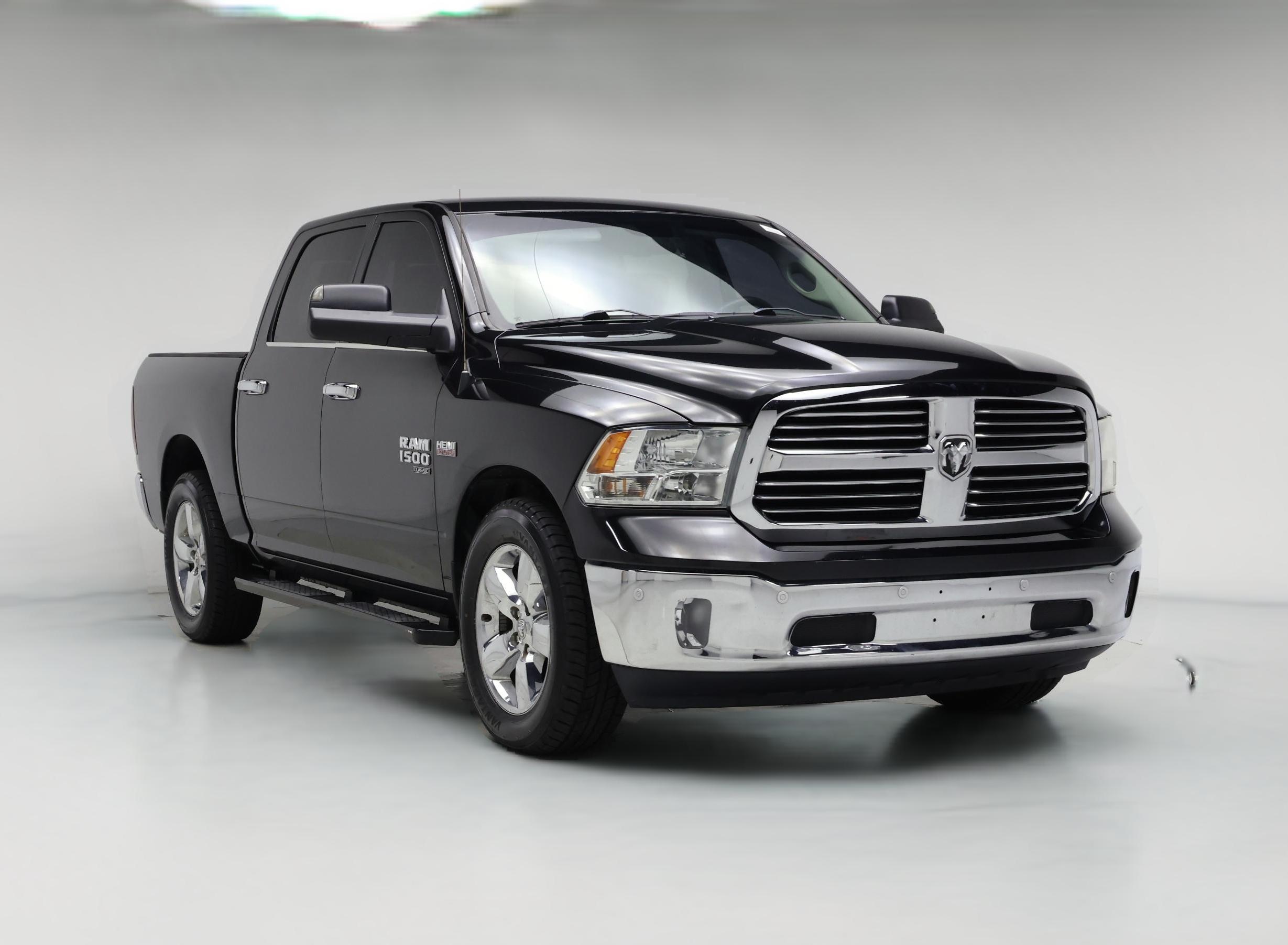Thumbnail: 2019 RAM 1500 Classic - 1