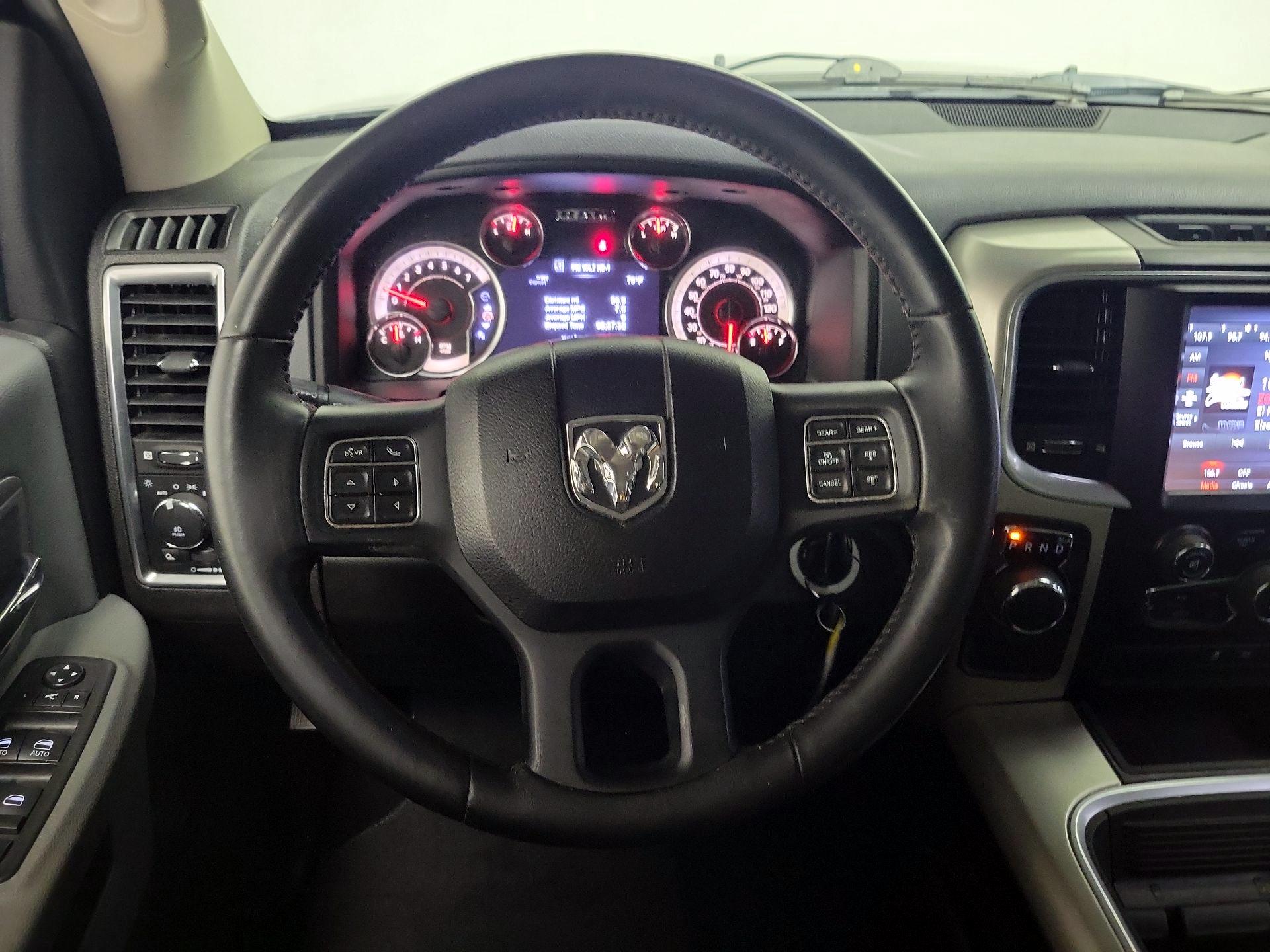 Thumbnail: 2019 RAM 1500 Classic - 10