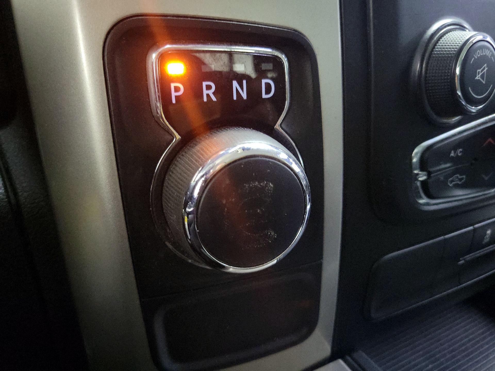 Thumbnail: 2019 RAM 1500 Classic - 17