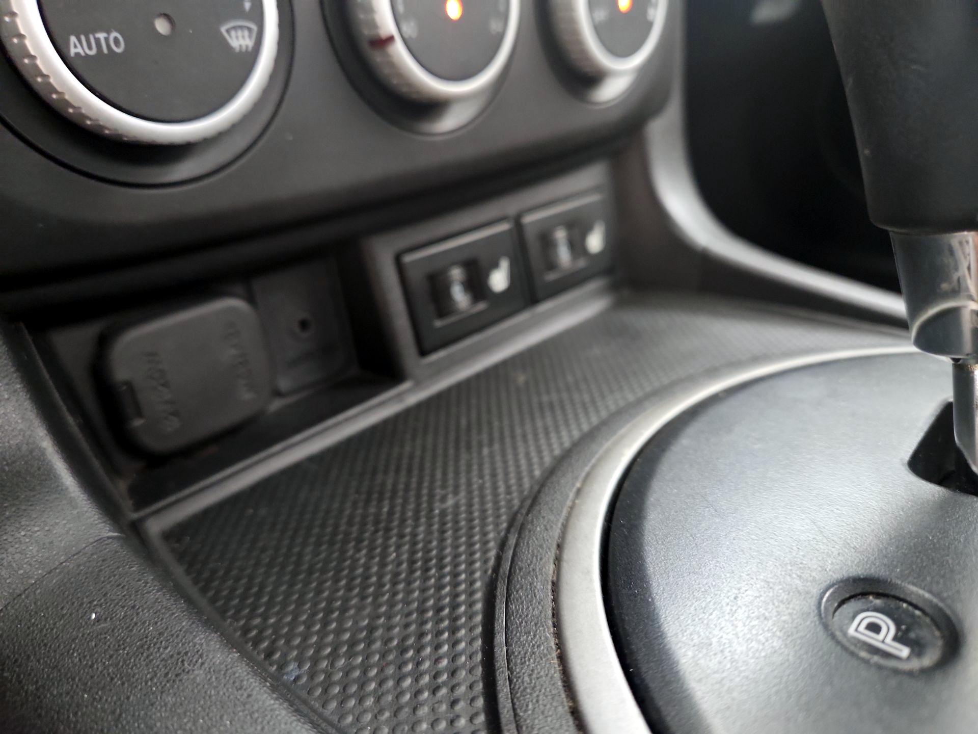Thumbnail: 2015 Mazda MX-5 Miata - 17