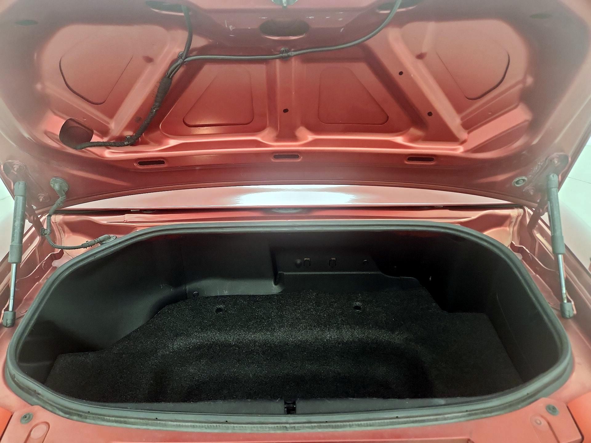 Thumbnail: 2015 Mazda MX-5 Miata - 18