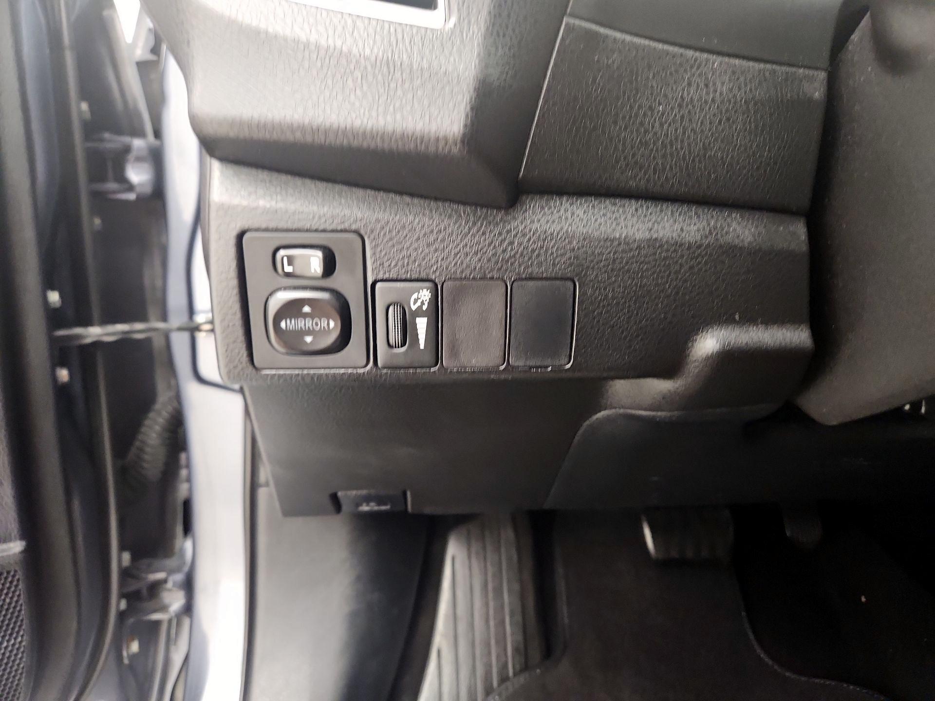 Thumbnail: 2015 Toyota Corolla - 13