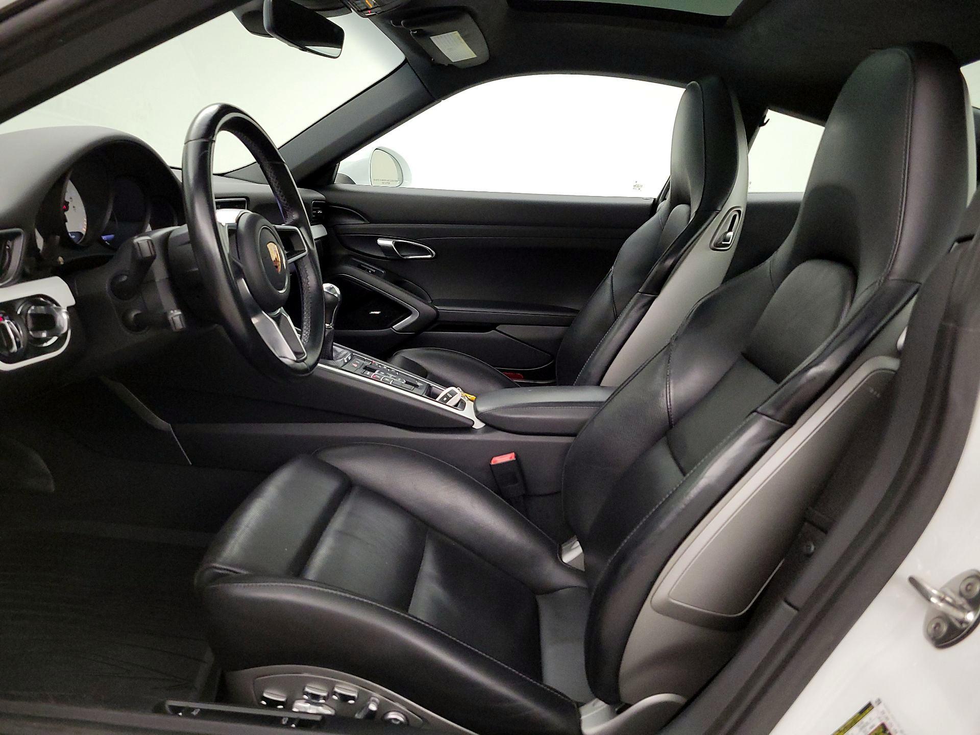 Thumbnail: 2019 Porsche 911 - 9