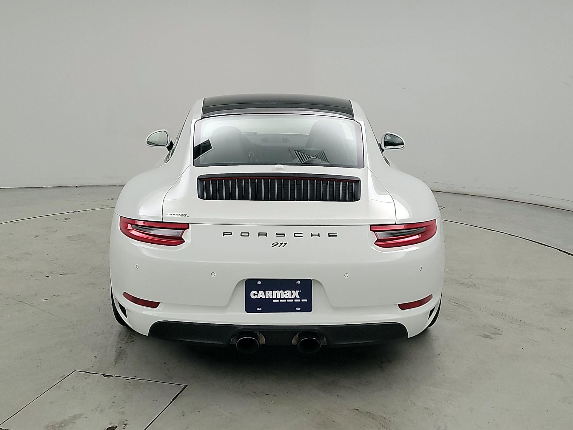 Thumbnail: 2019 Porsche 911 - 6