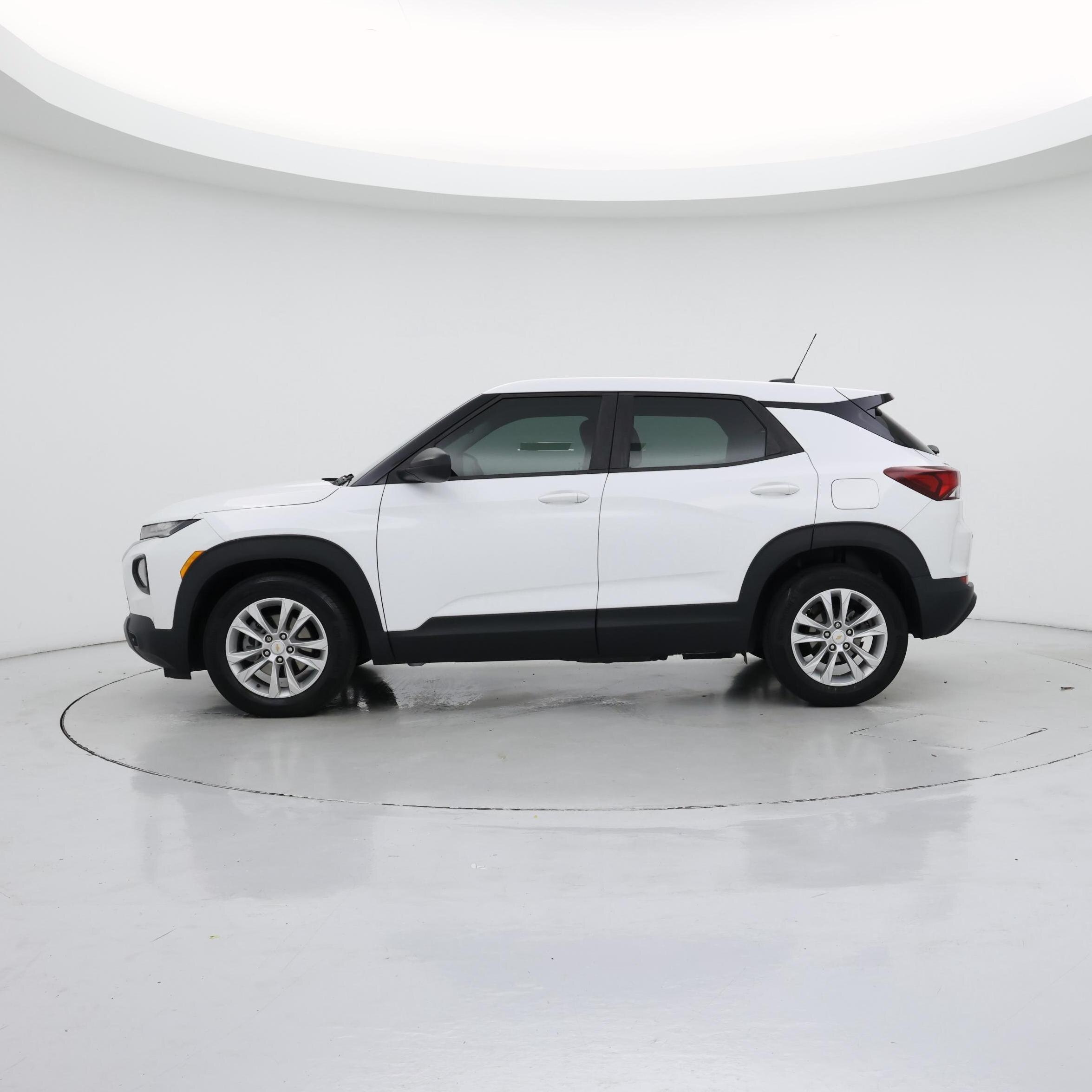 Thumbnail: 2021 Chevrolet TrailBlazer - 3