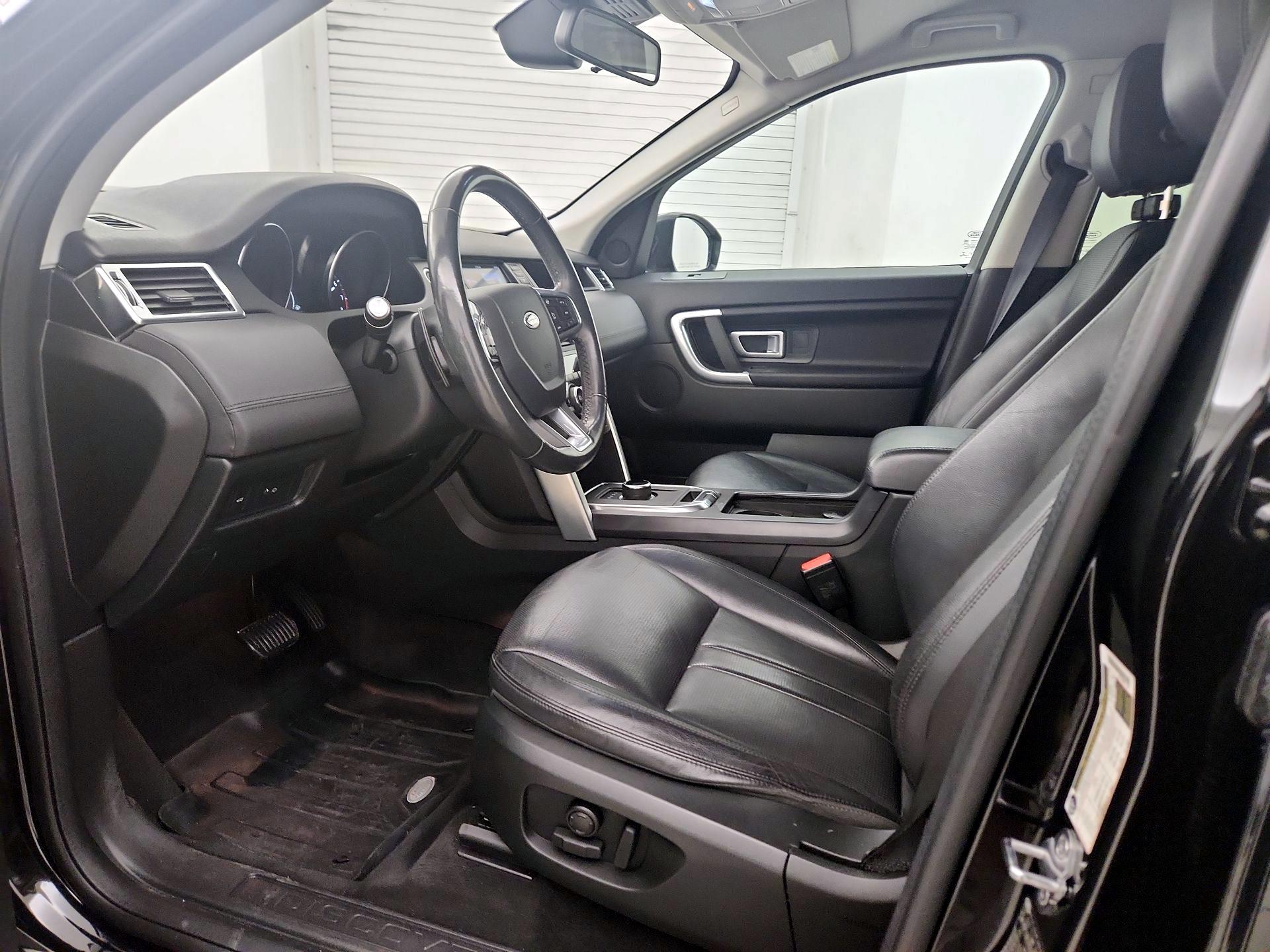 Thumbnail: 2019 Land Rover Discovery Sport - 11