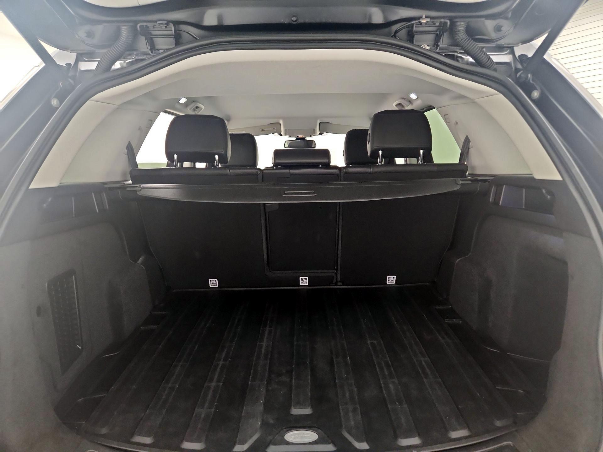 Thumbnail: 2019 Land Rover Discovery Sport - 20