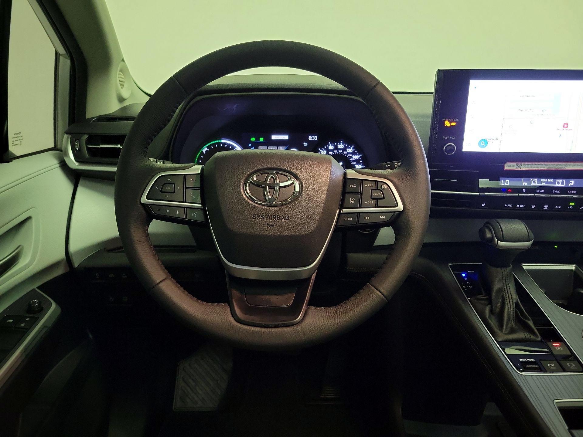 Thumbnail: 2025 Toyota Sienna - 10
