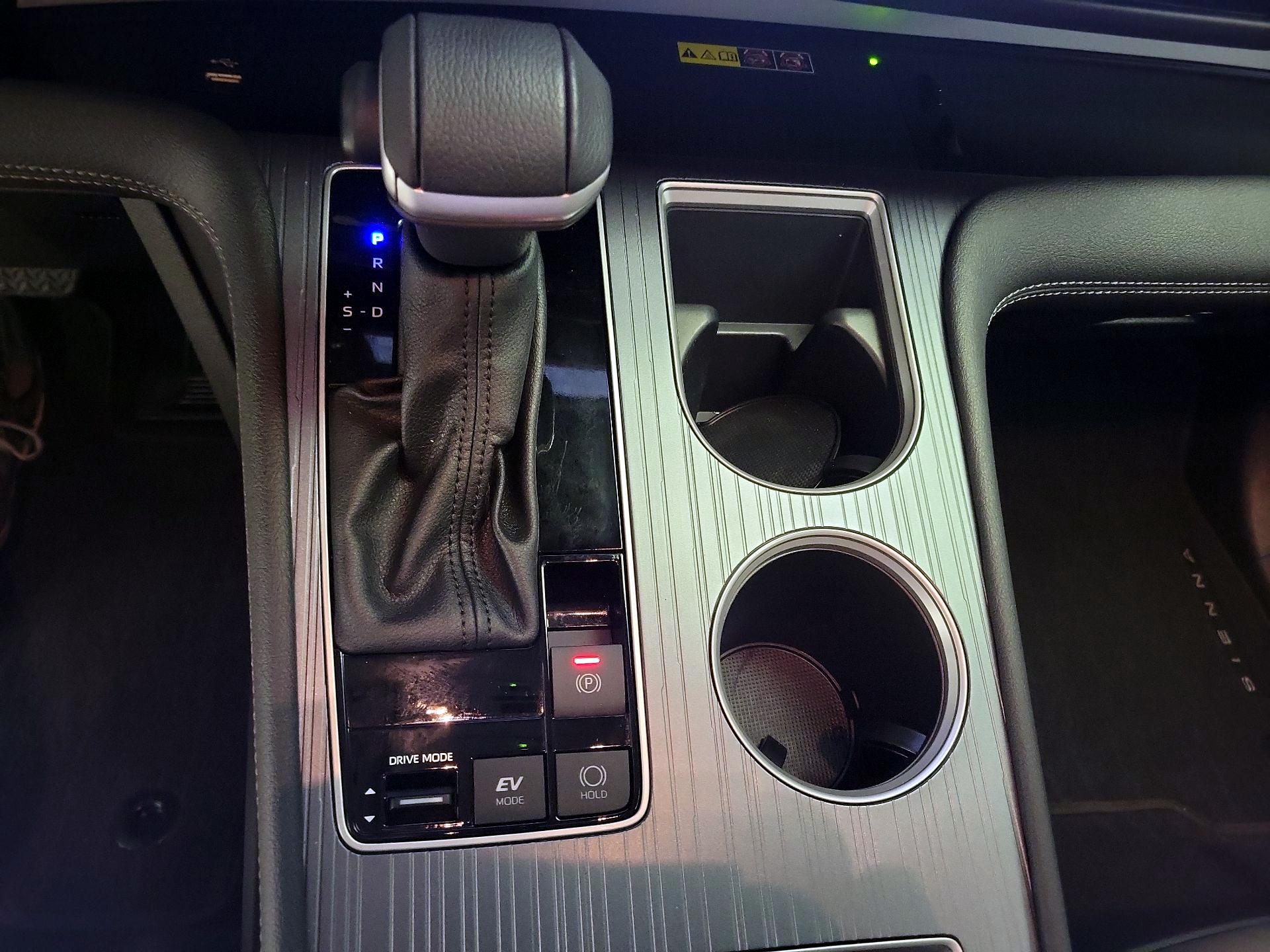 Thumbnail: 2025 Toyota Sienna - 18