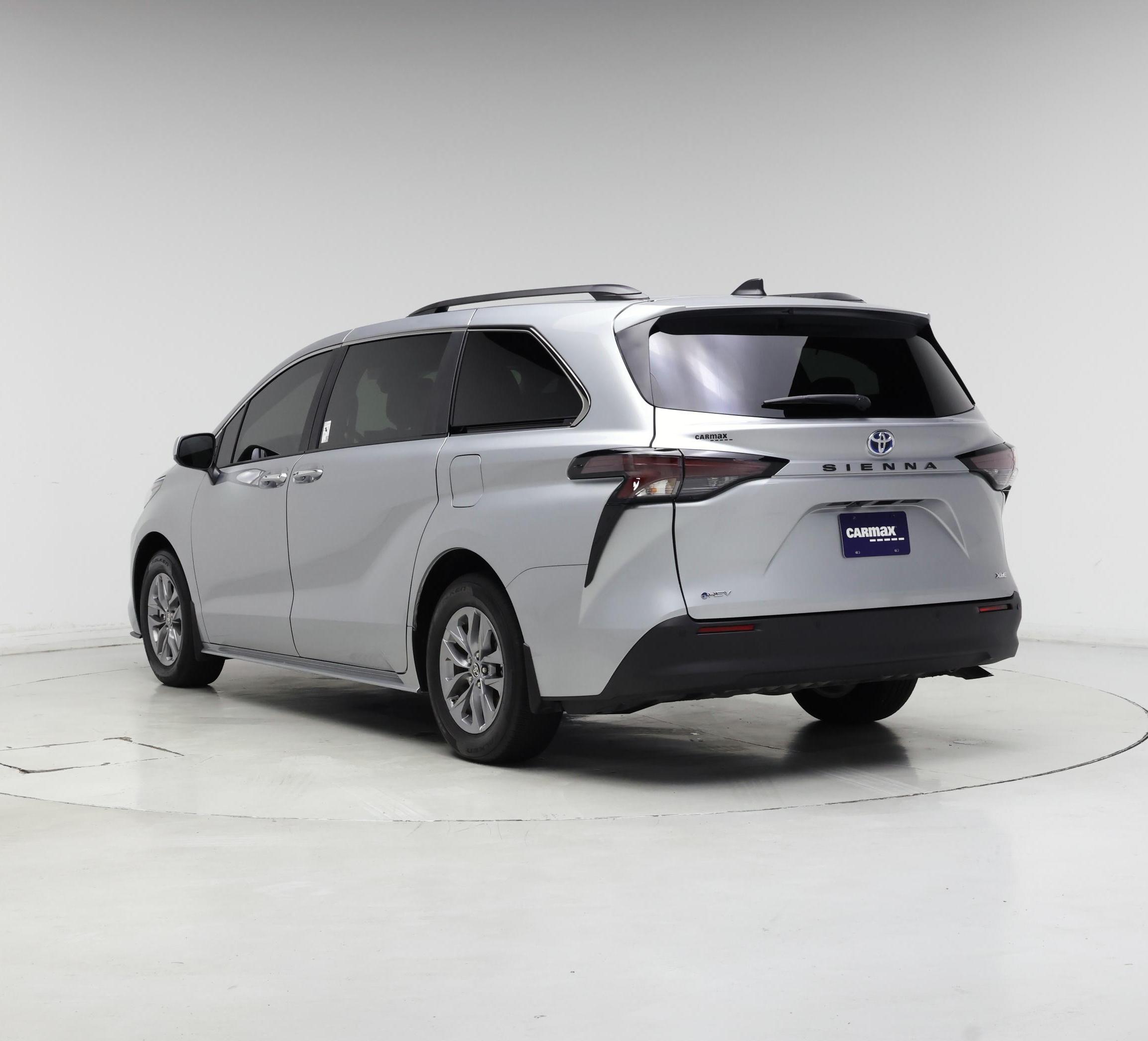 Thumbnail: 2025 Toyota Sienna - 2