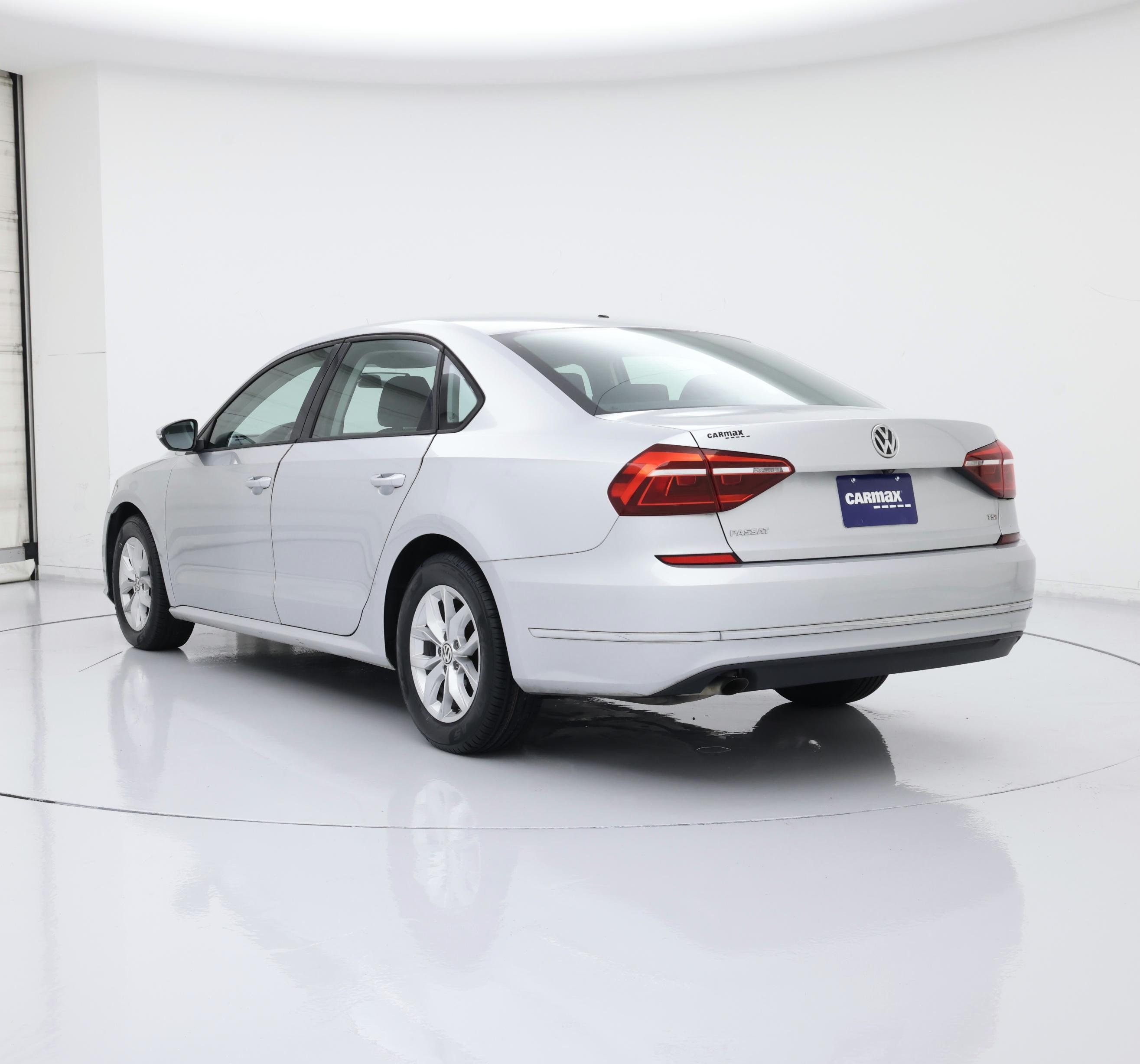 Thumbnail: 2018 Volkswagen Passat - 2