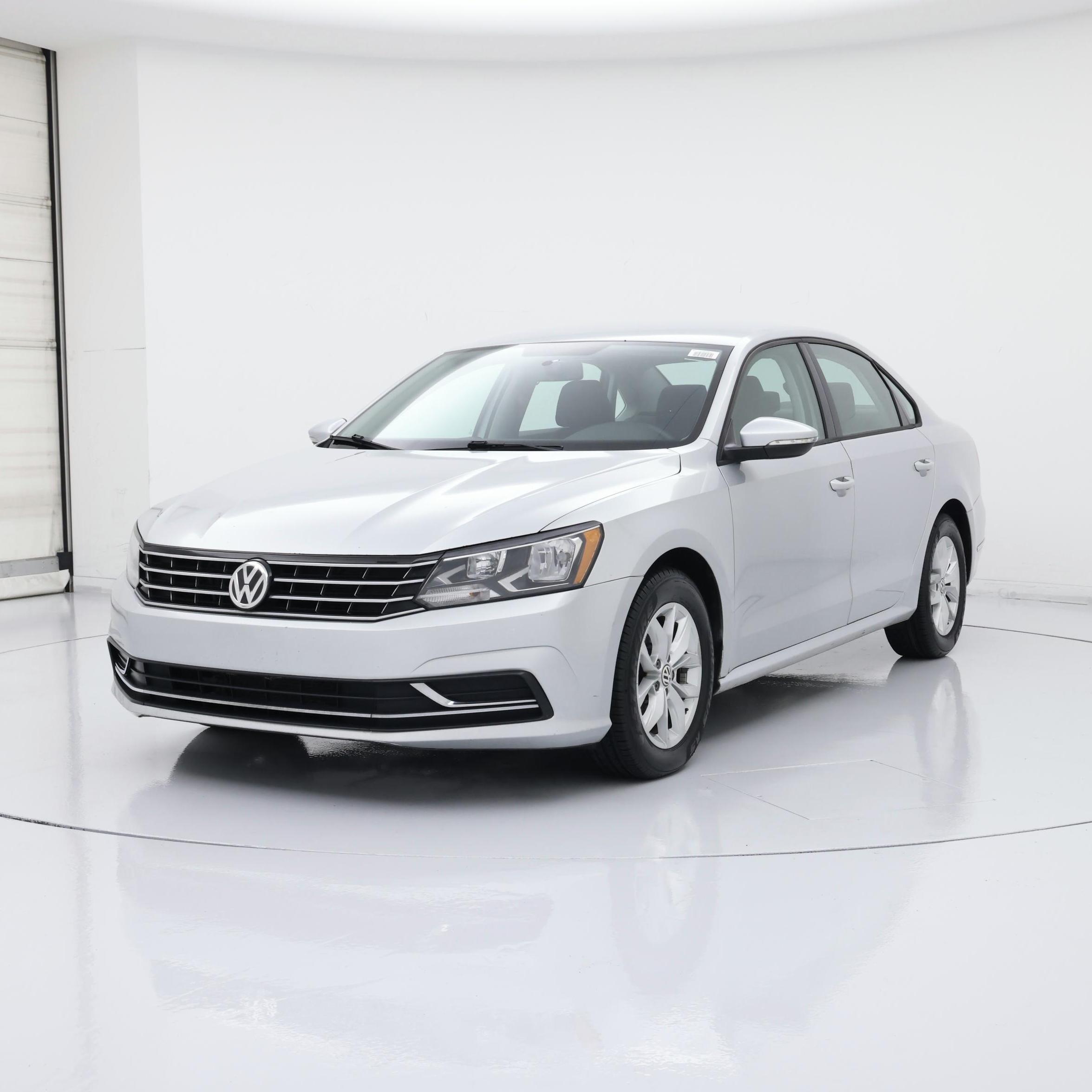 Thumbnail: 2018 Volkswagen Passat - 4