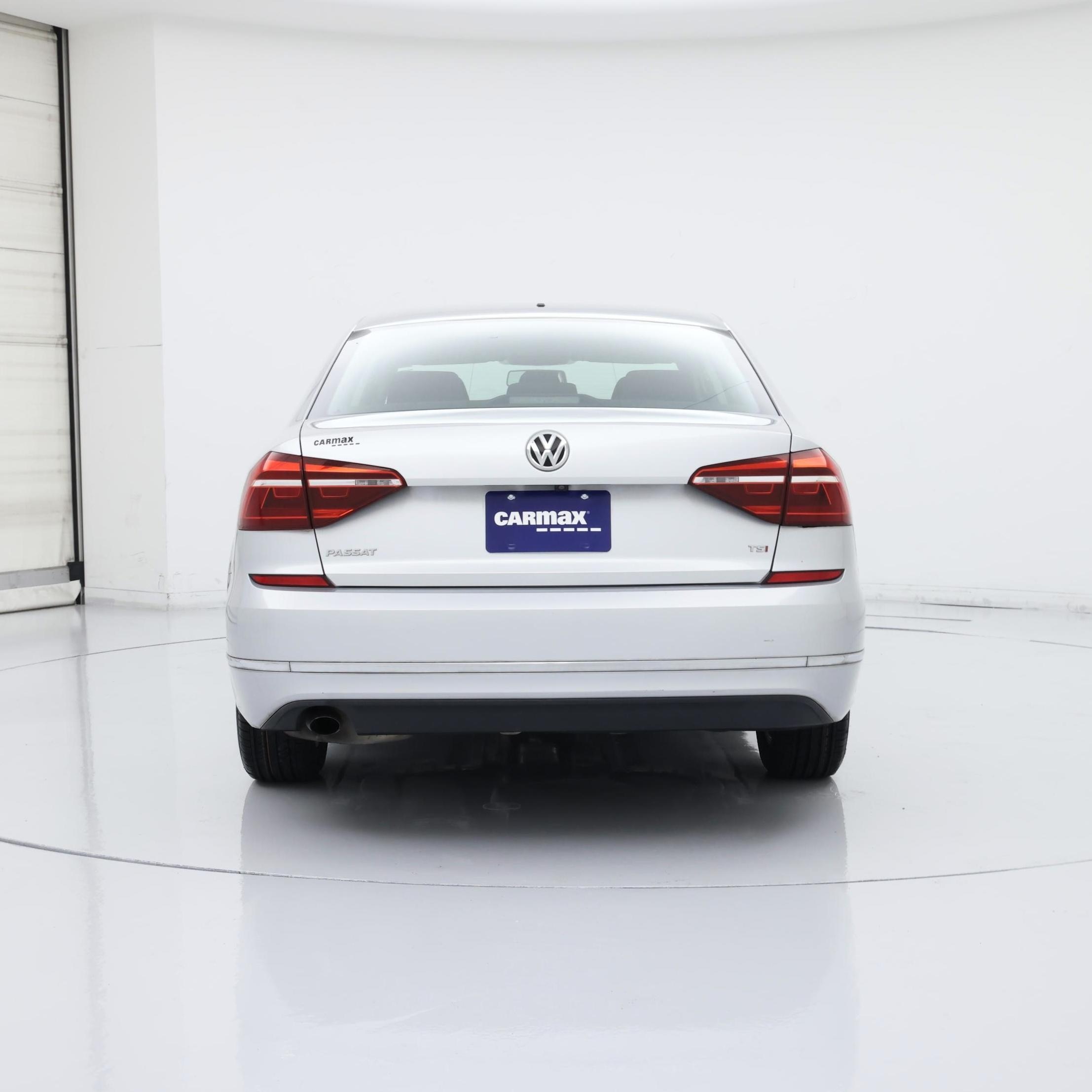 Thumbnail: 2018 Volkswagen Passat - 6