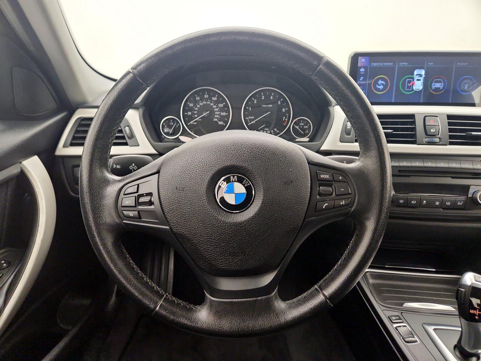 Thumbnail: 2014 BMW 3 Series - 10