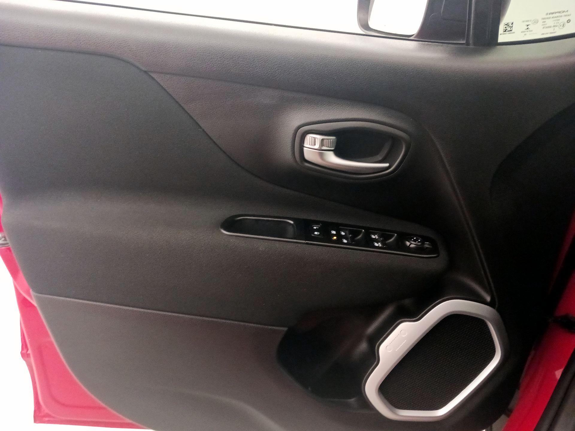 Thumbnail: 2020 Jeep Renegade - 12