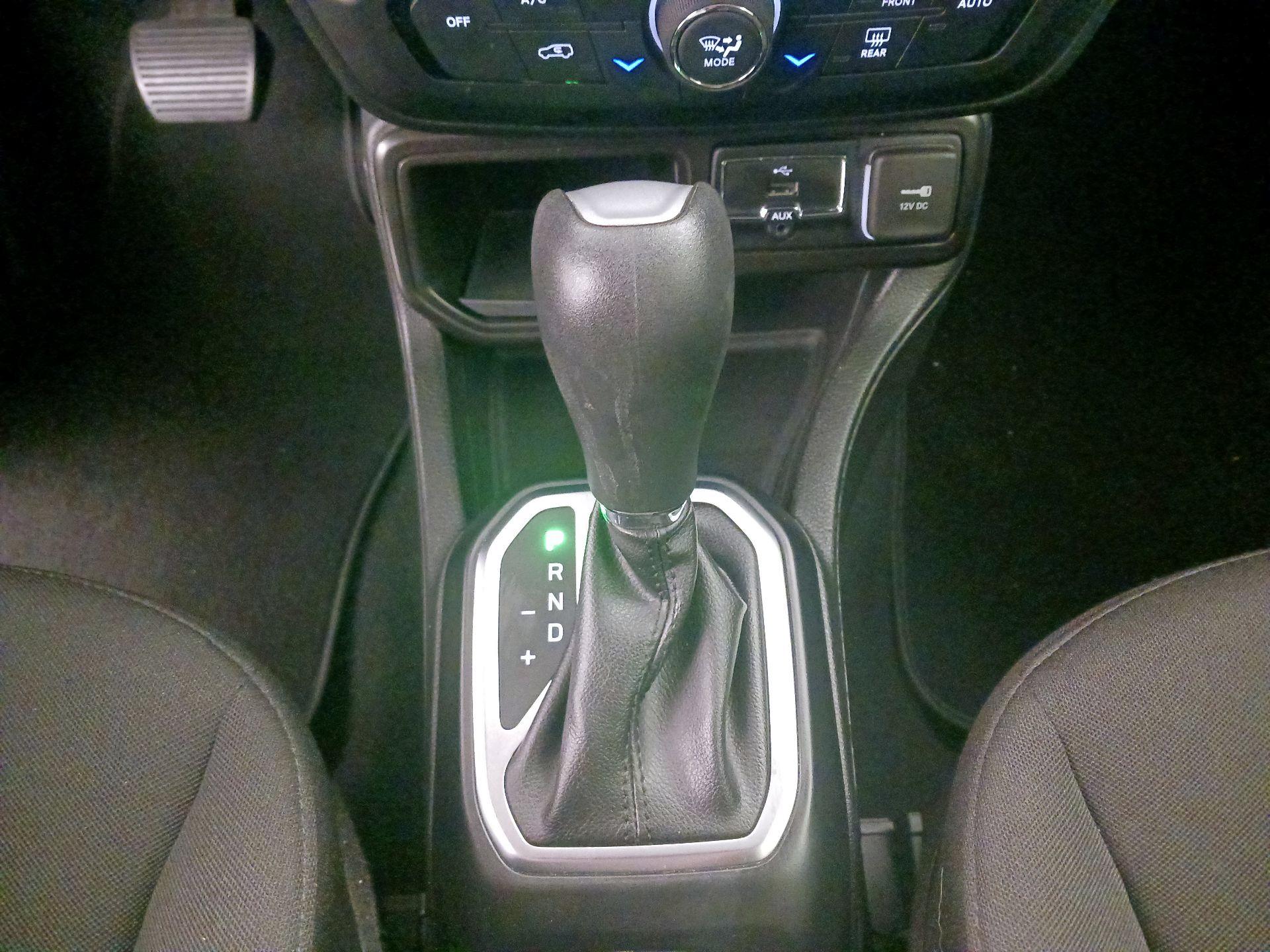 Thumbnail: 2020 Jeep Renegade - 17