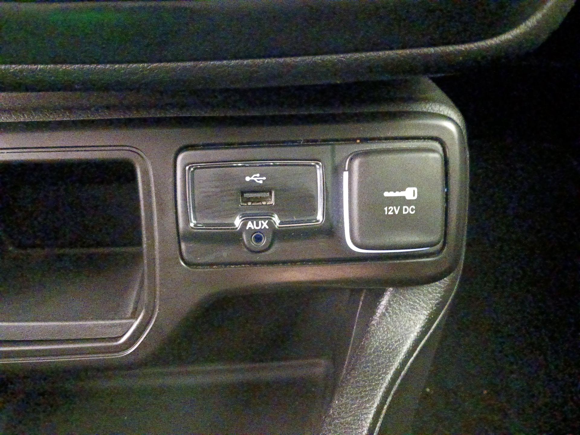 Thumbnail: 2020 Jeep Renegade - 18