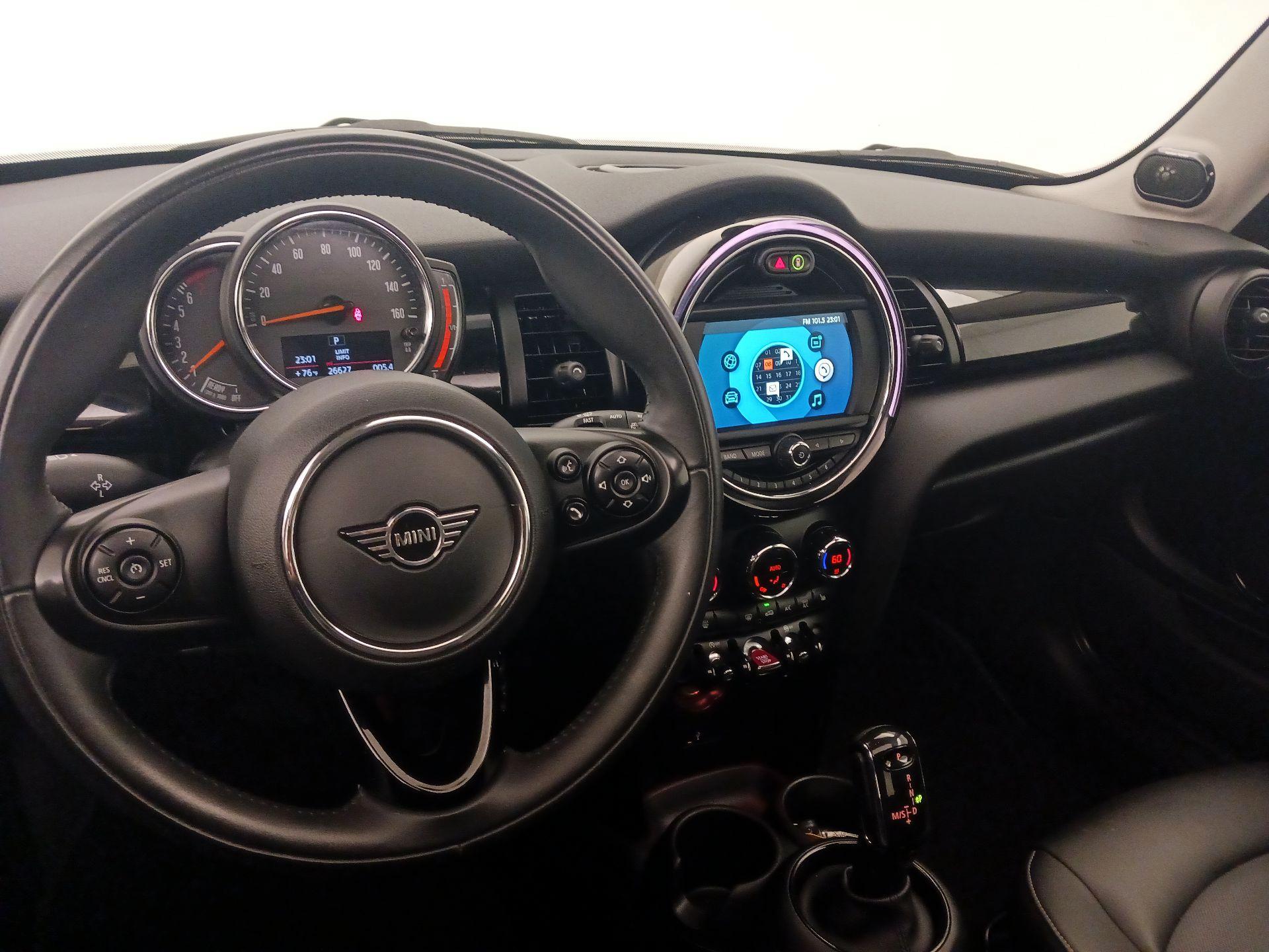 Thumbnail: 2021 MINI Cooper Hardtop - 9