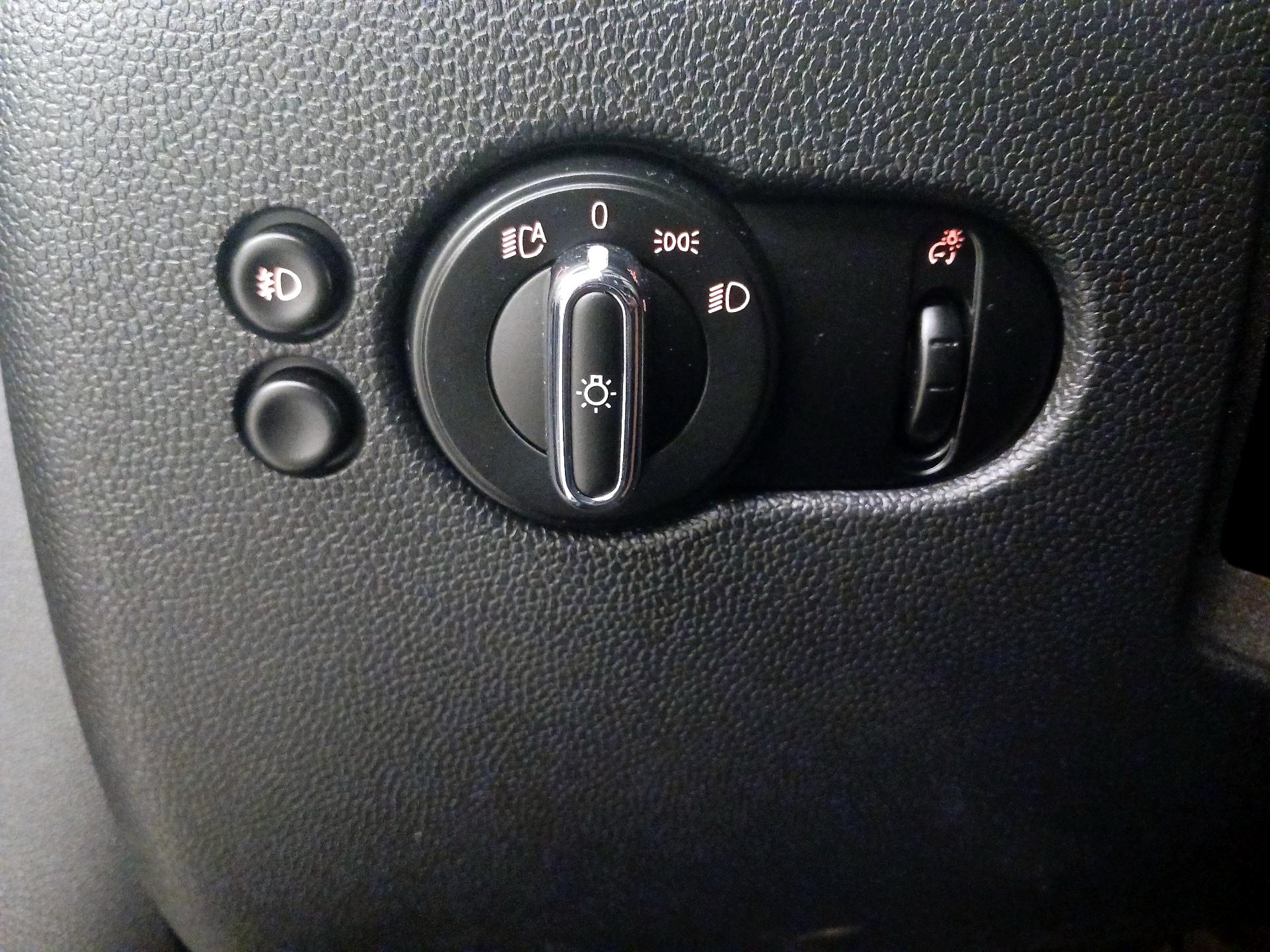 Thumbnail: 2021 MINI Cooper Hardtop - 13