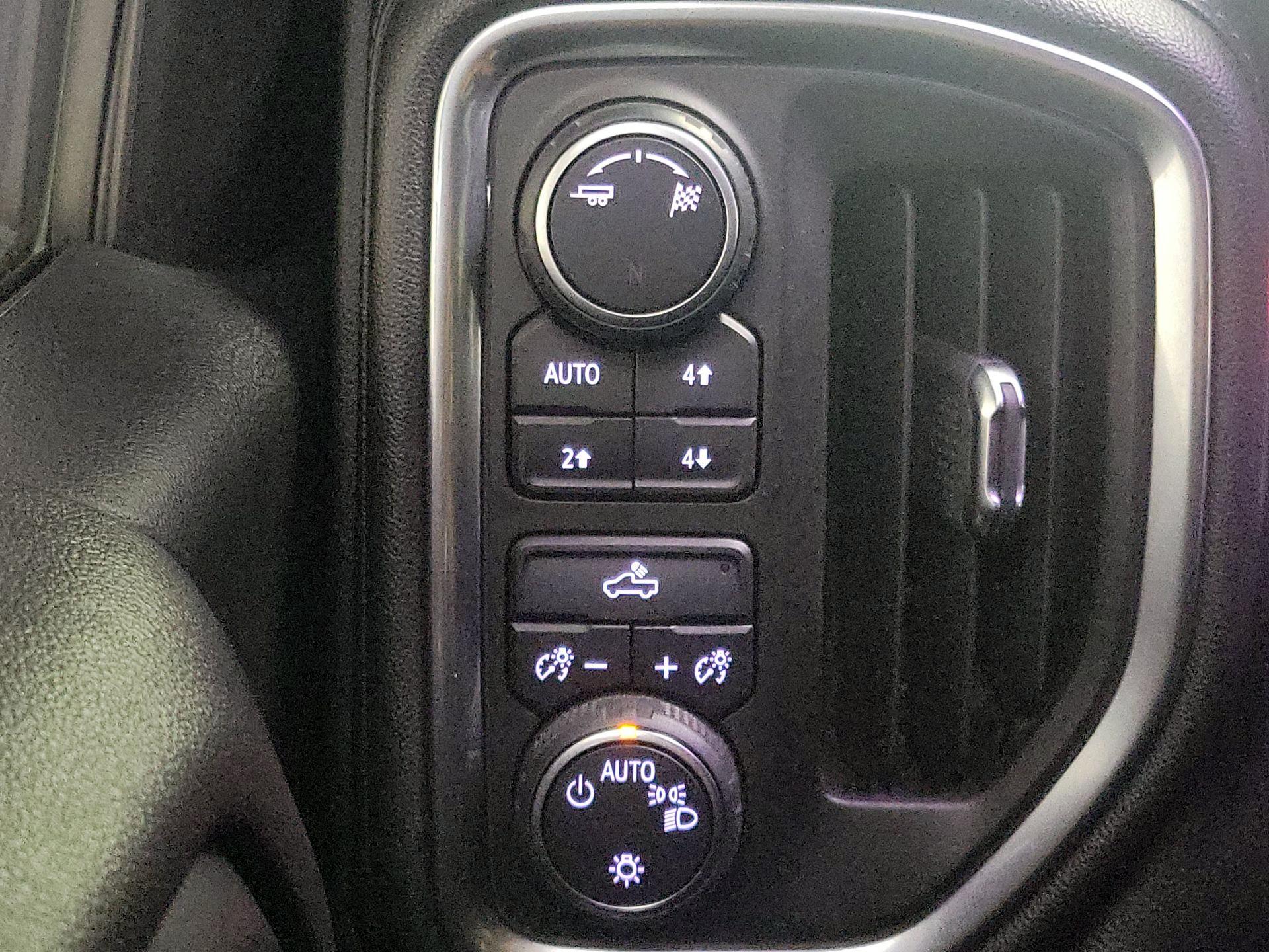 Thumbnail: 2019 Chevrolet Silverado 1500 - 13